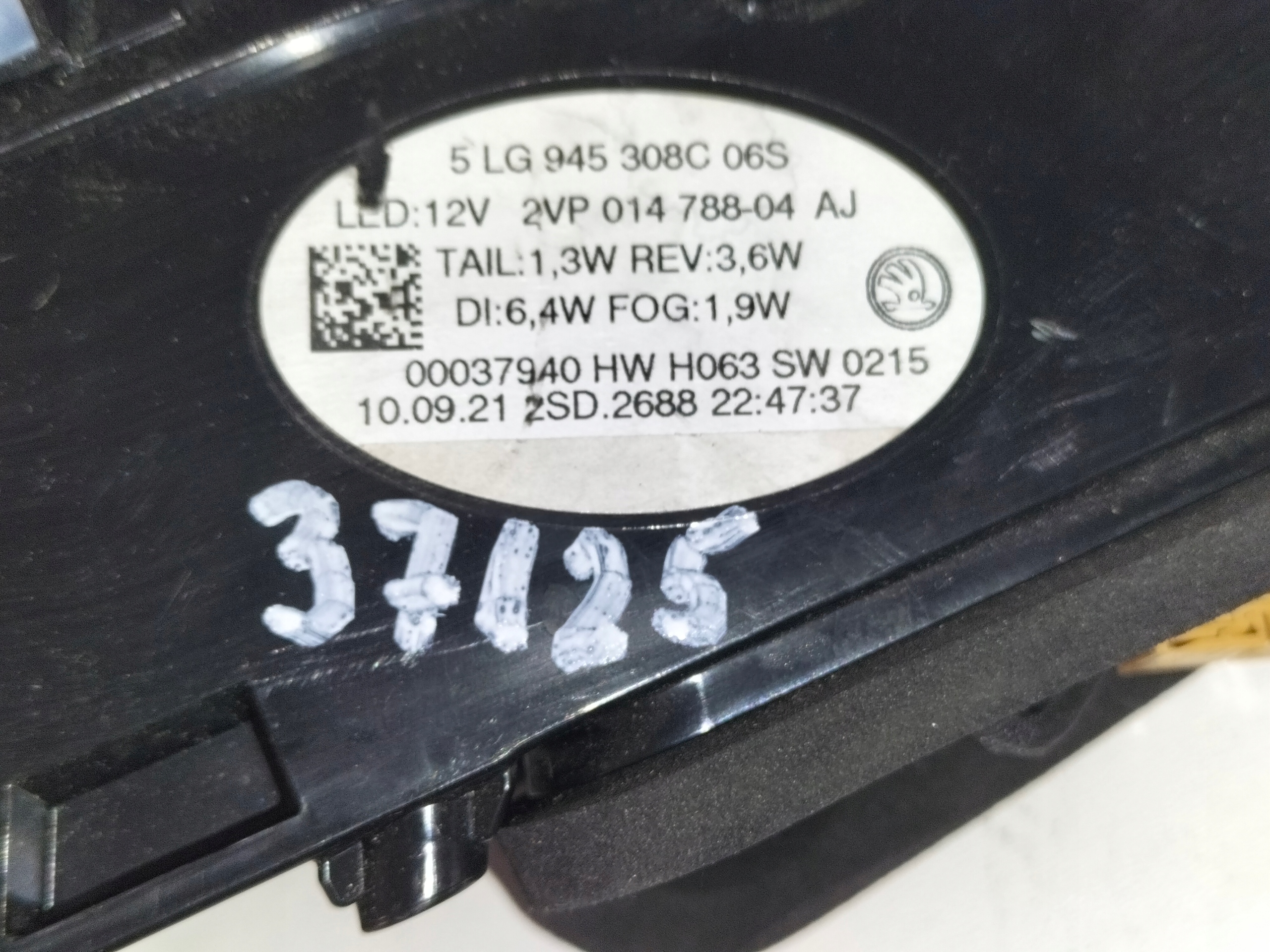 light rear rear part right SKODA ENYAQ 21- LED