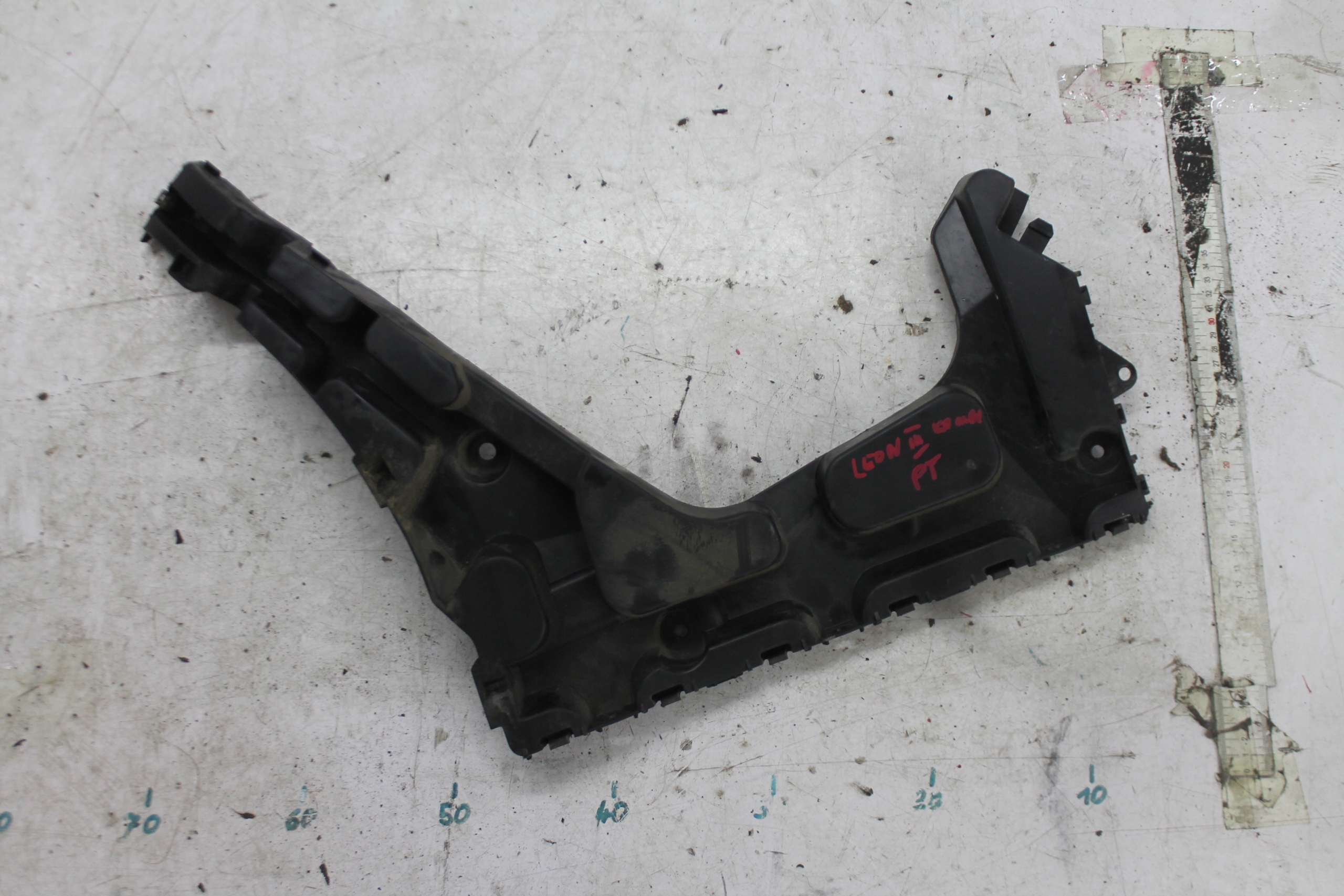 support right rear part 5F9807376B LEON III KOMBI 12