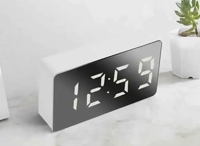 Mini Zegar Termometr Budzik z USB lustrzany EAN (GTIN) 7037802425