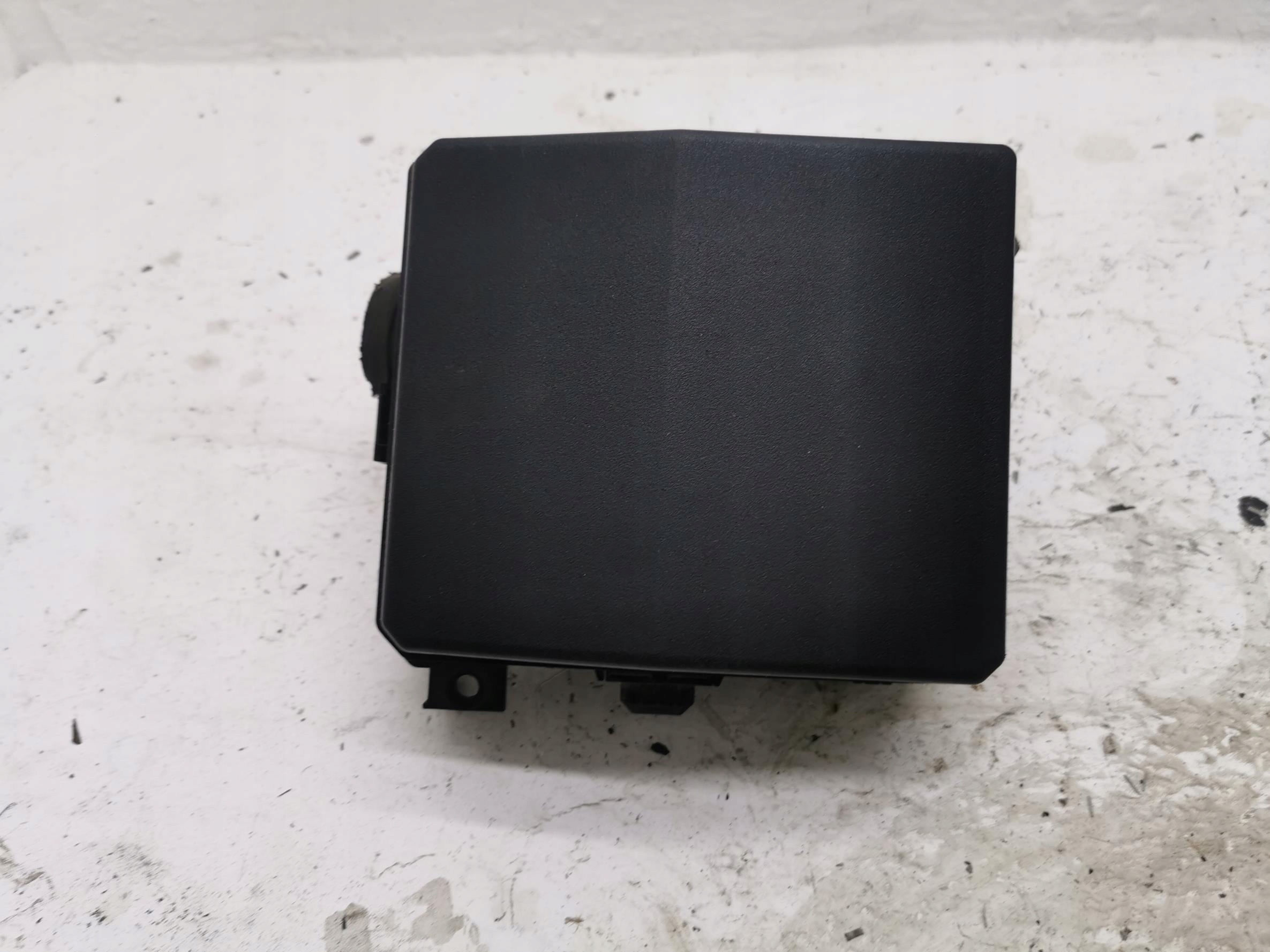 Module fusibles PEUGEOT 4007 2.2 8565A024