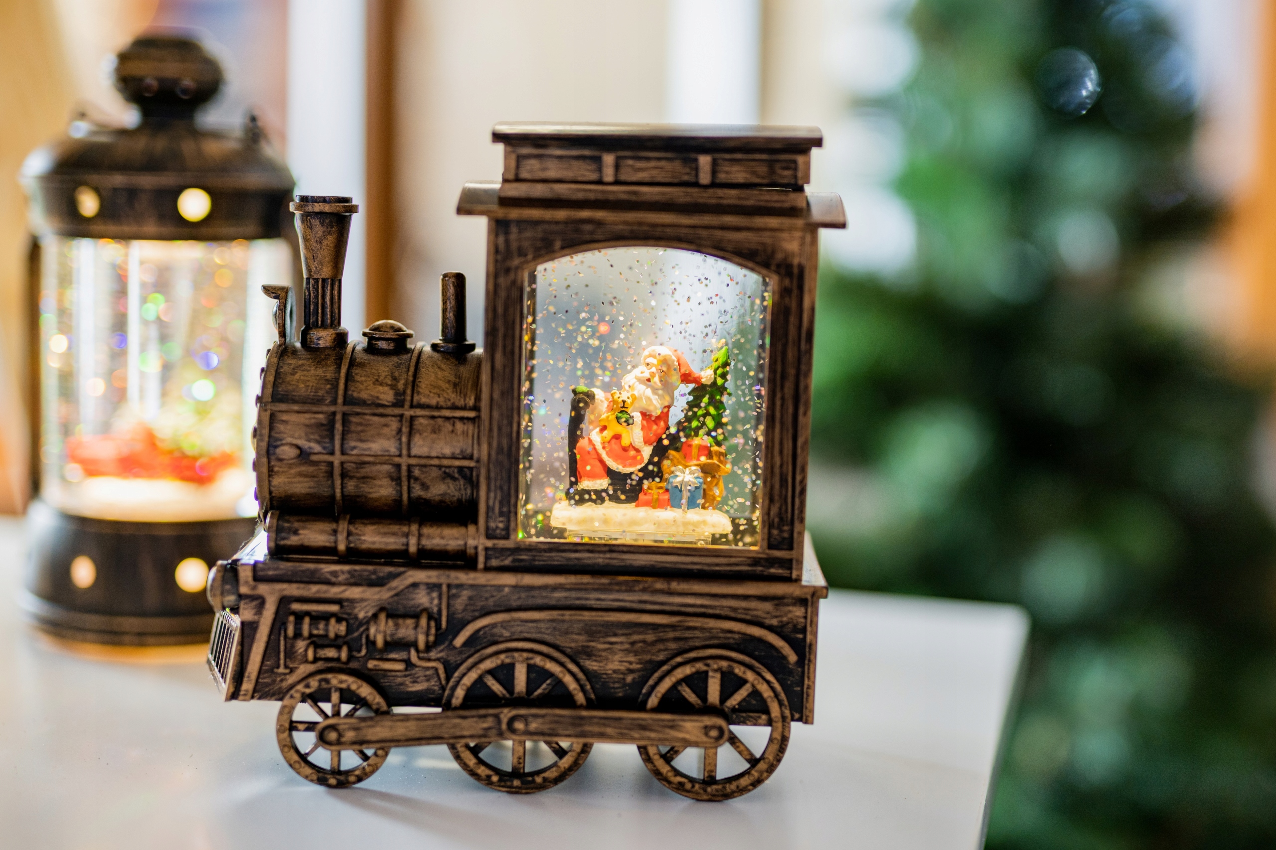 DEKORACJA ŚNIEŻNA LED Z MIKOŁAJEM Szerokość produktu 16 cm