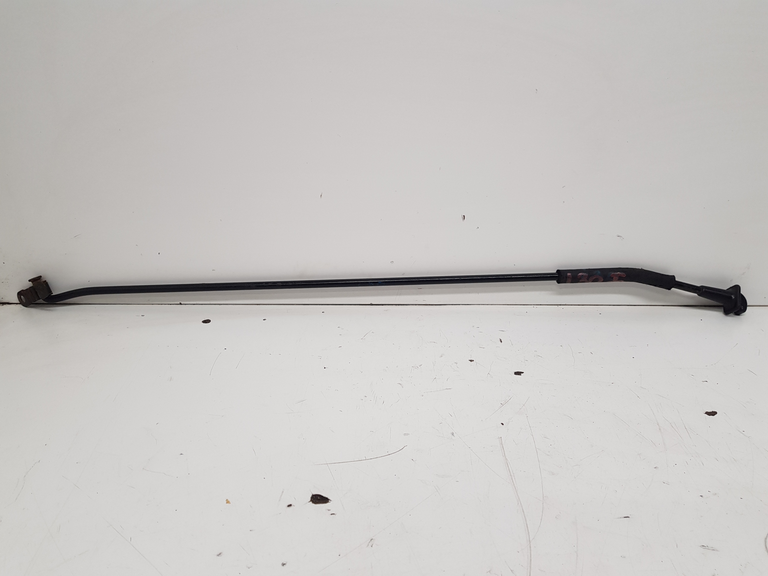 HYUNDAI I30 BAT DRUT SUPPORT DU CAPOT 2007-12R
