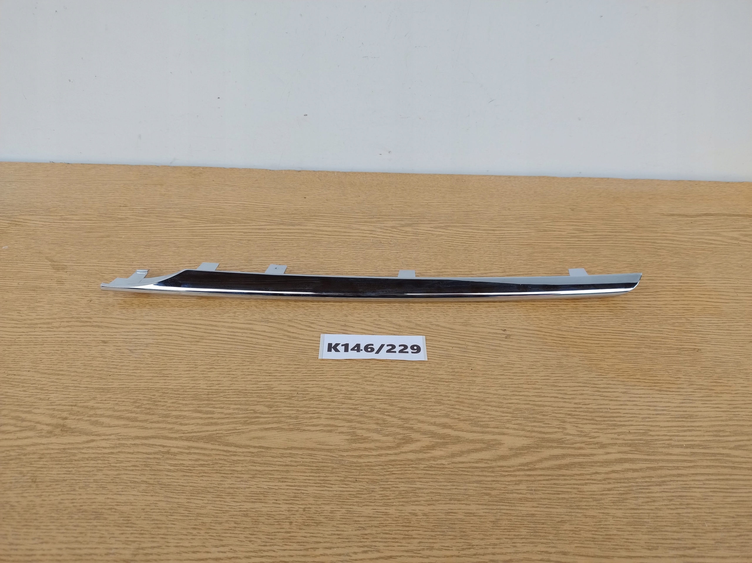MERCEDES A-KLASA LIFT FL left moulding grille lower