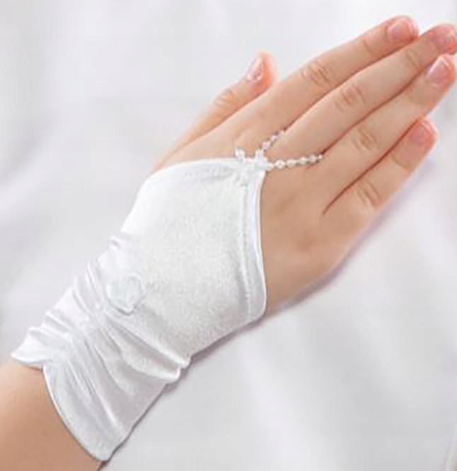 RĘKAWICZKI KOMUNIJNE dla DZIEWCZYNKI BIAŁE na Jeden palec z różyczką