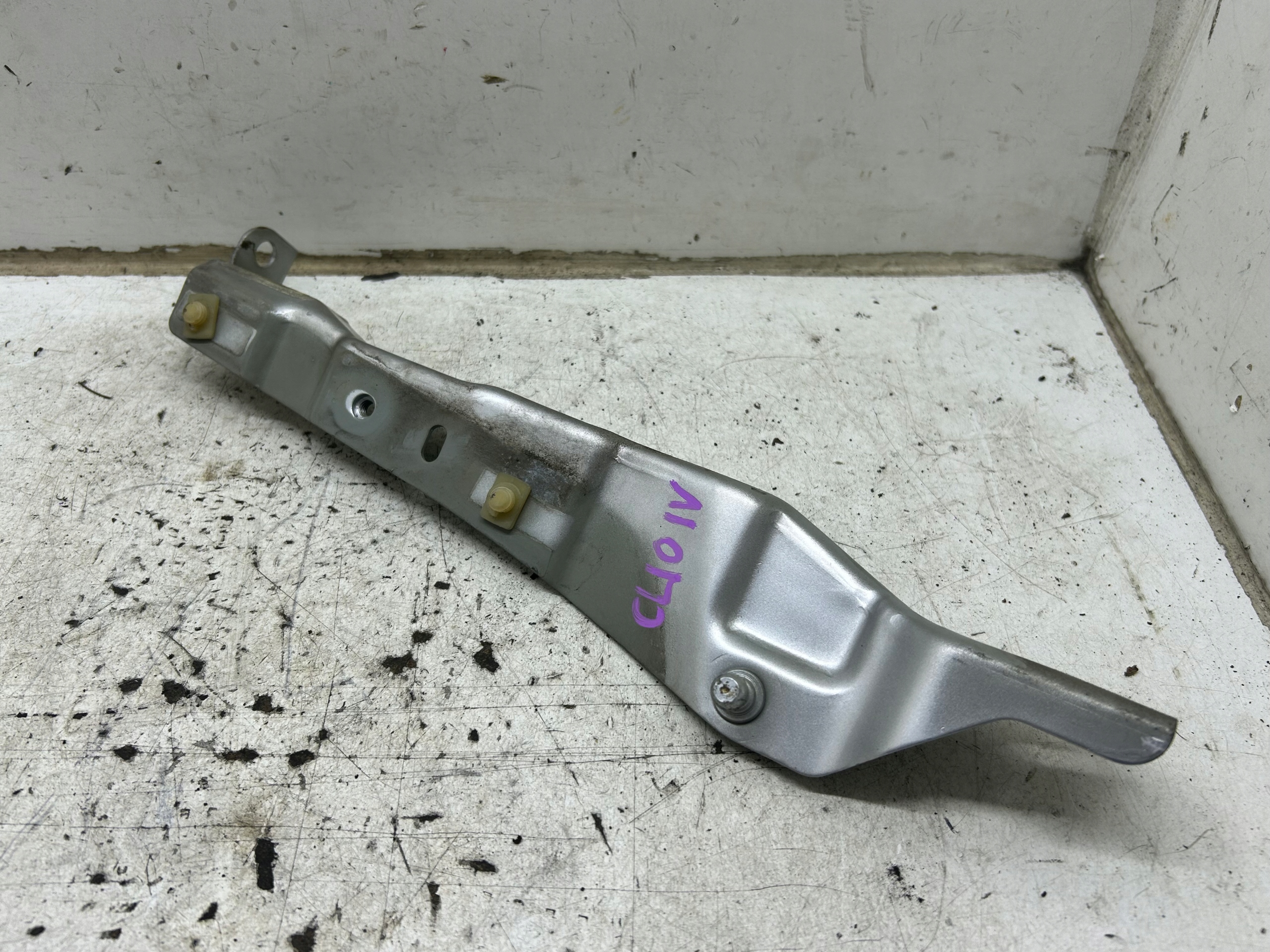 Console Support plaque Aile Gauche 641351725R RENAULT CLIO IV