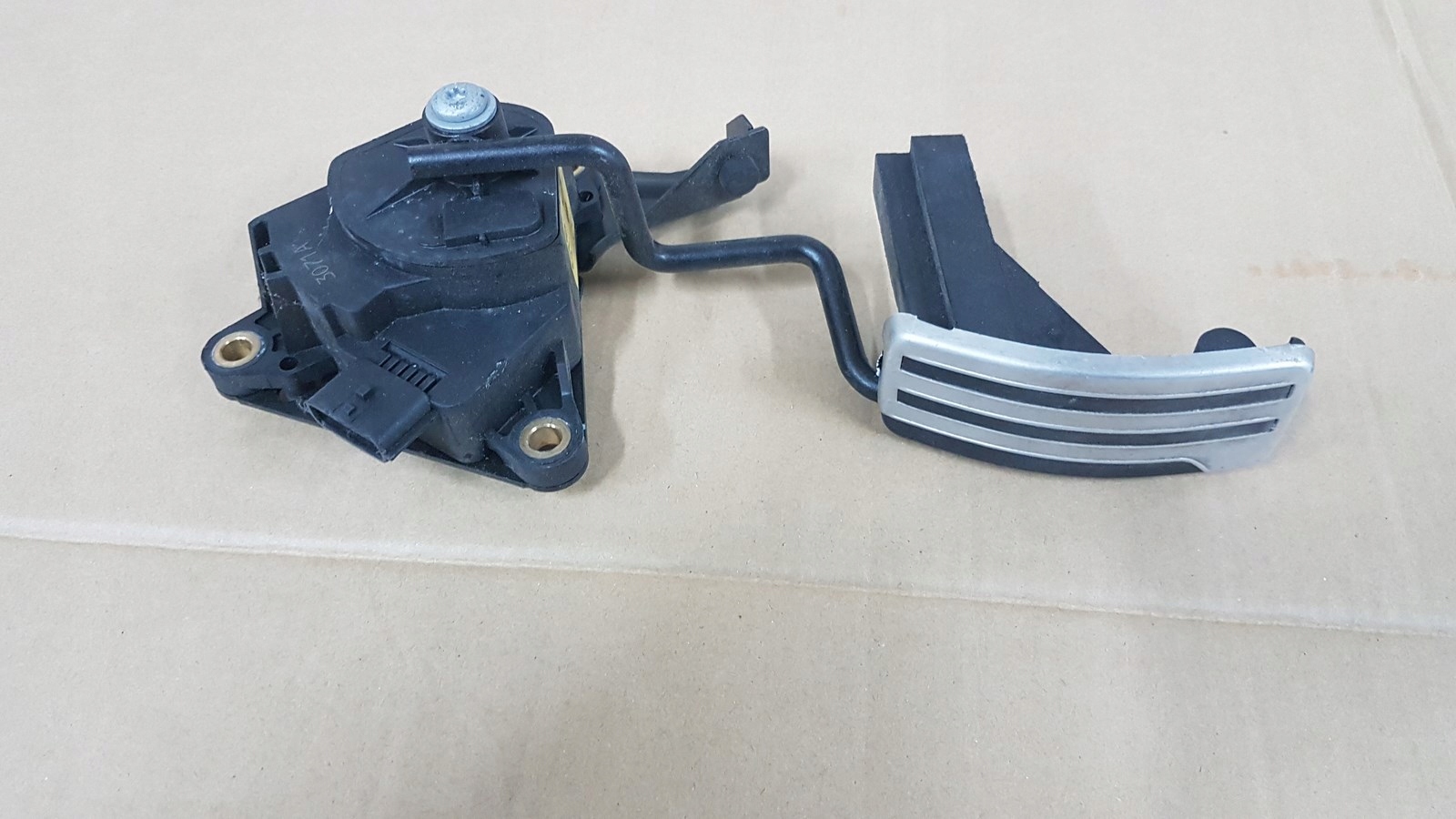 ПЕДАЛЬ ГАЗА NISSAN QASHQAI 1,6 БЕНЗИН 07-13 ГОД