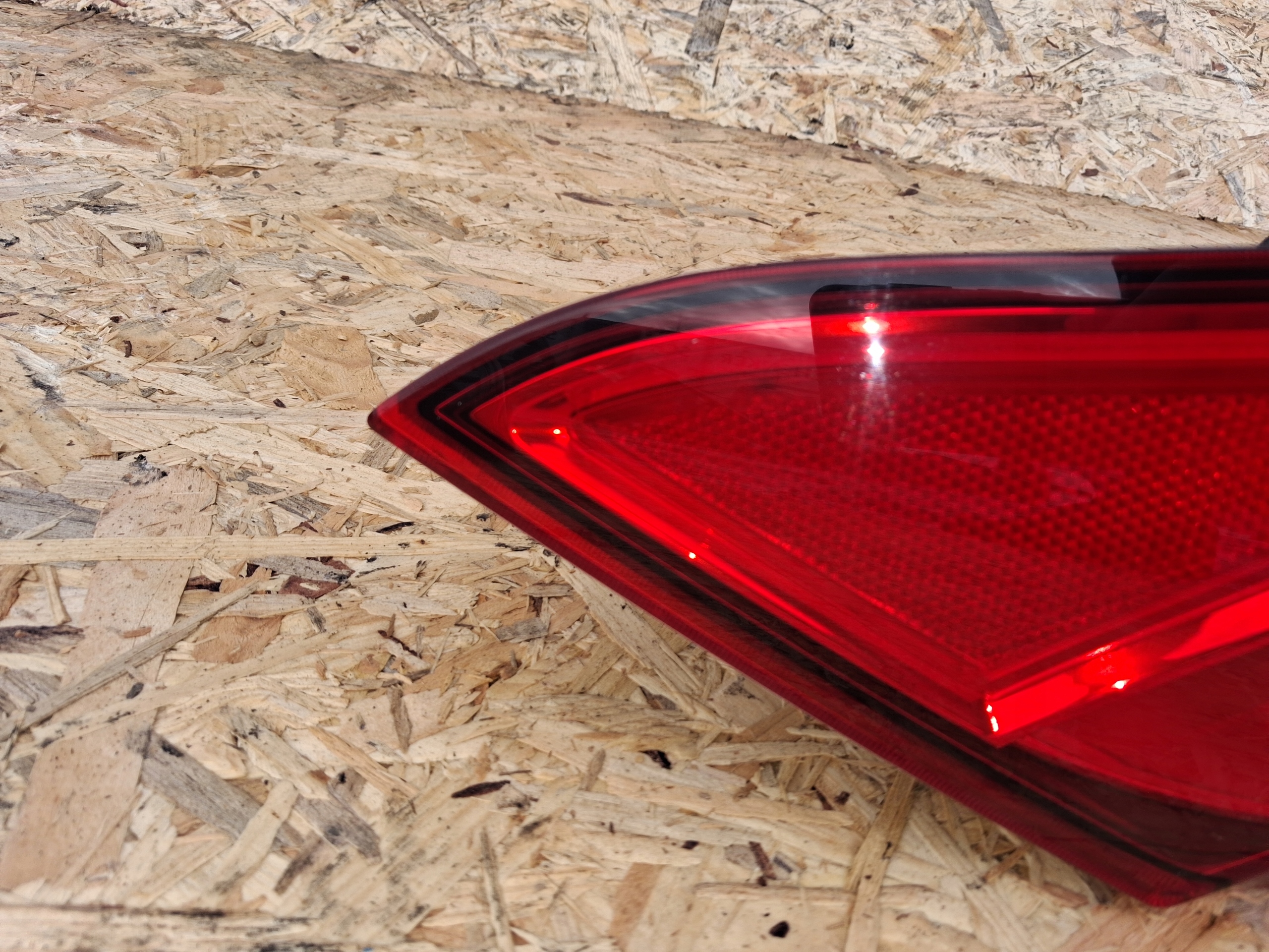 light left rear left rear part MASERATI LEVANTE 16R 20670101