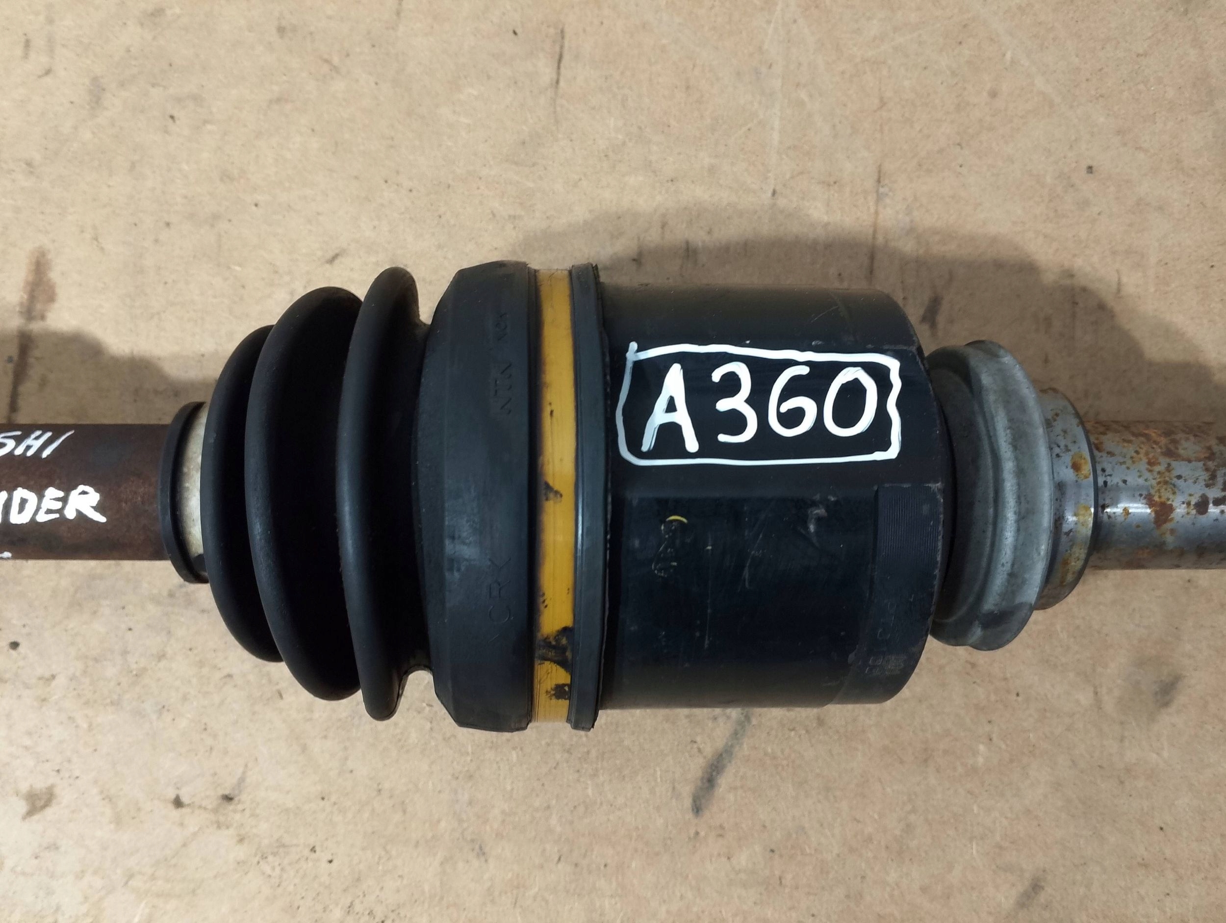 Mitsubishi Outlander III 2,0 4WD semi-axis front right 3815A306 ()A360