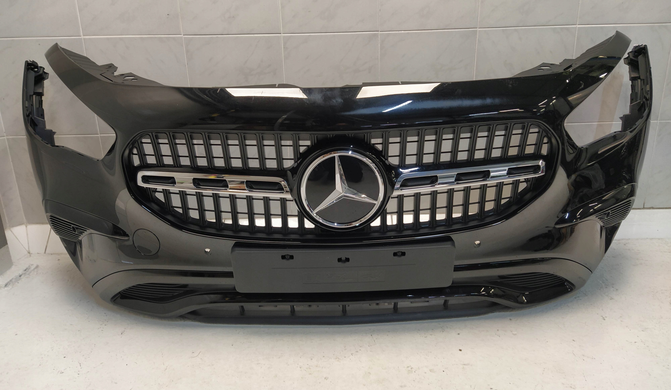 MERCEDES GLA H247 23- nárazník předek přední 6XPDC