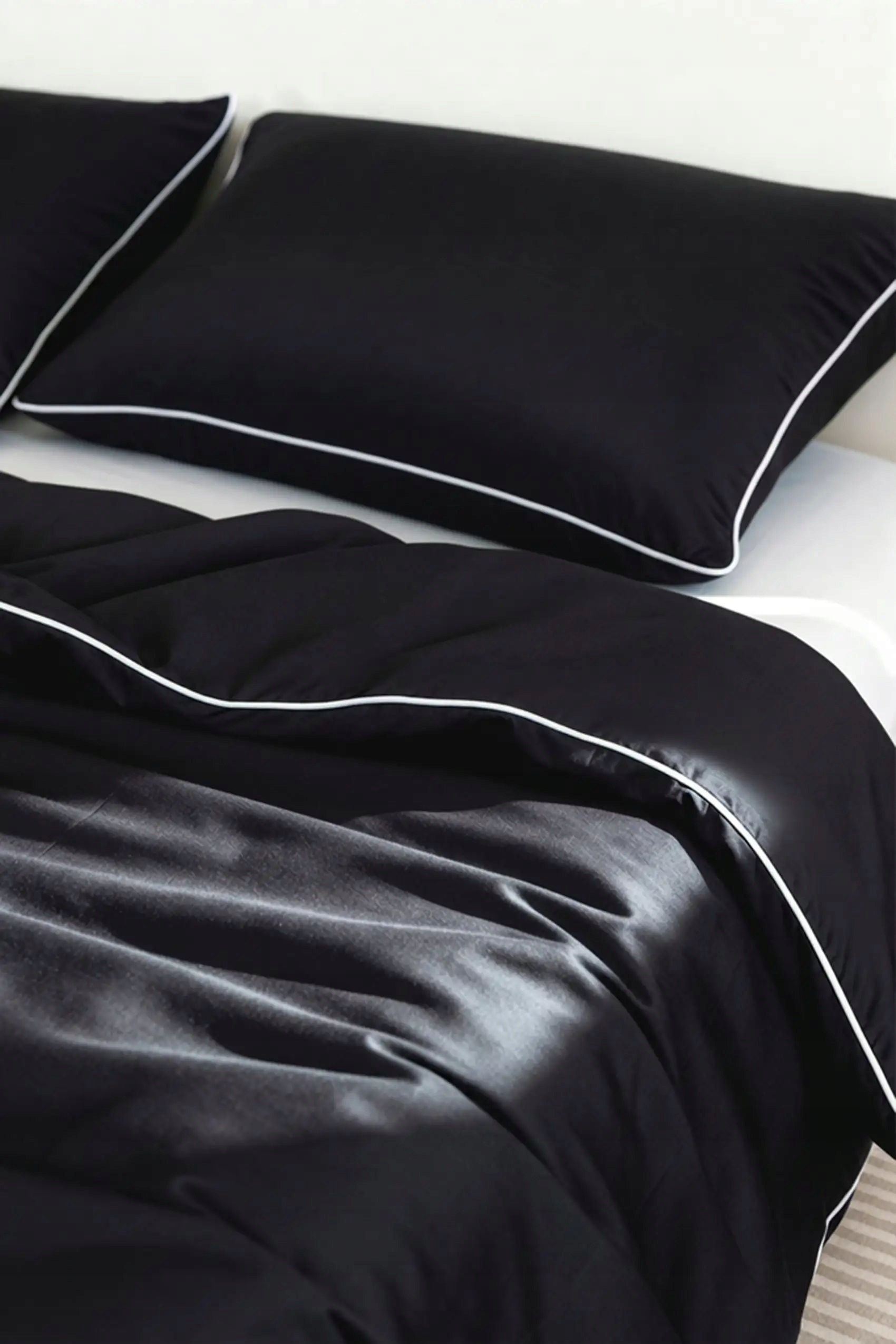 Posteľná Bielizeň bambusová 160x200 čierna s bielou bizou