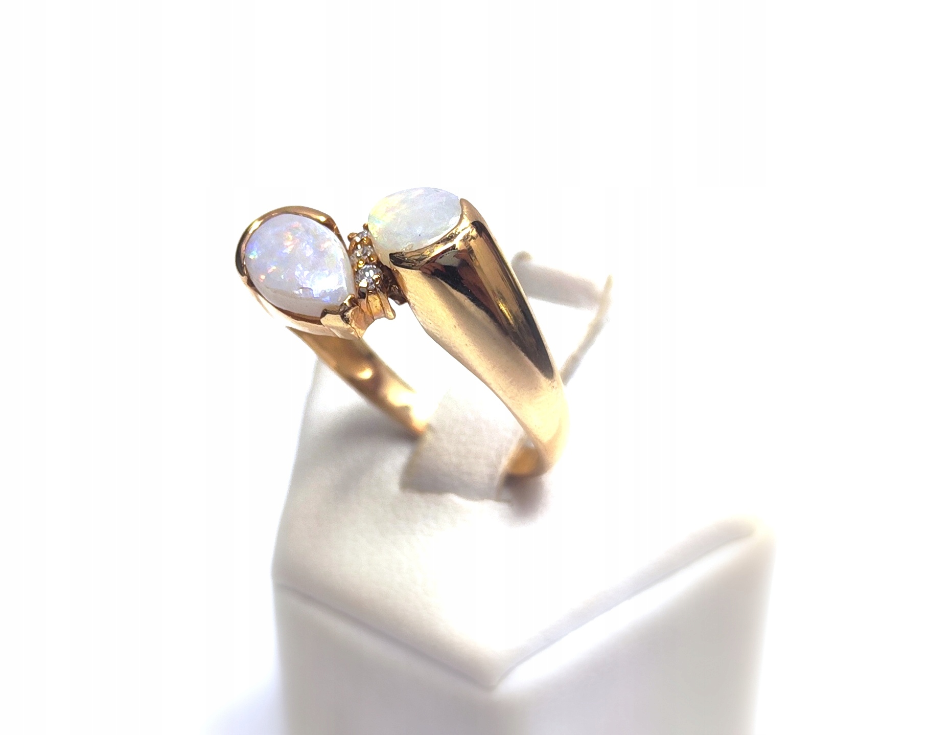 Pierścionek z opalami 585 5,40g interLOMBARD Waga 5.4 g