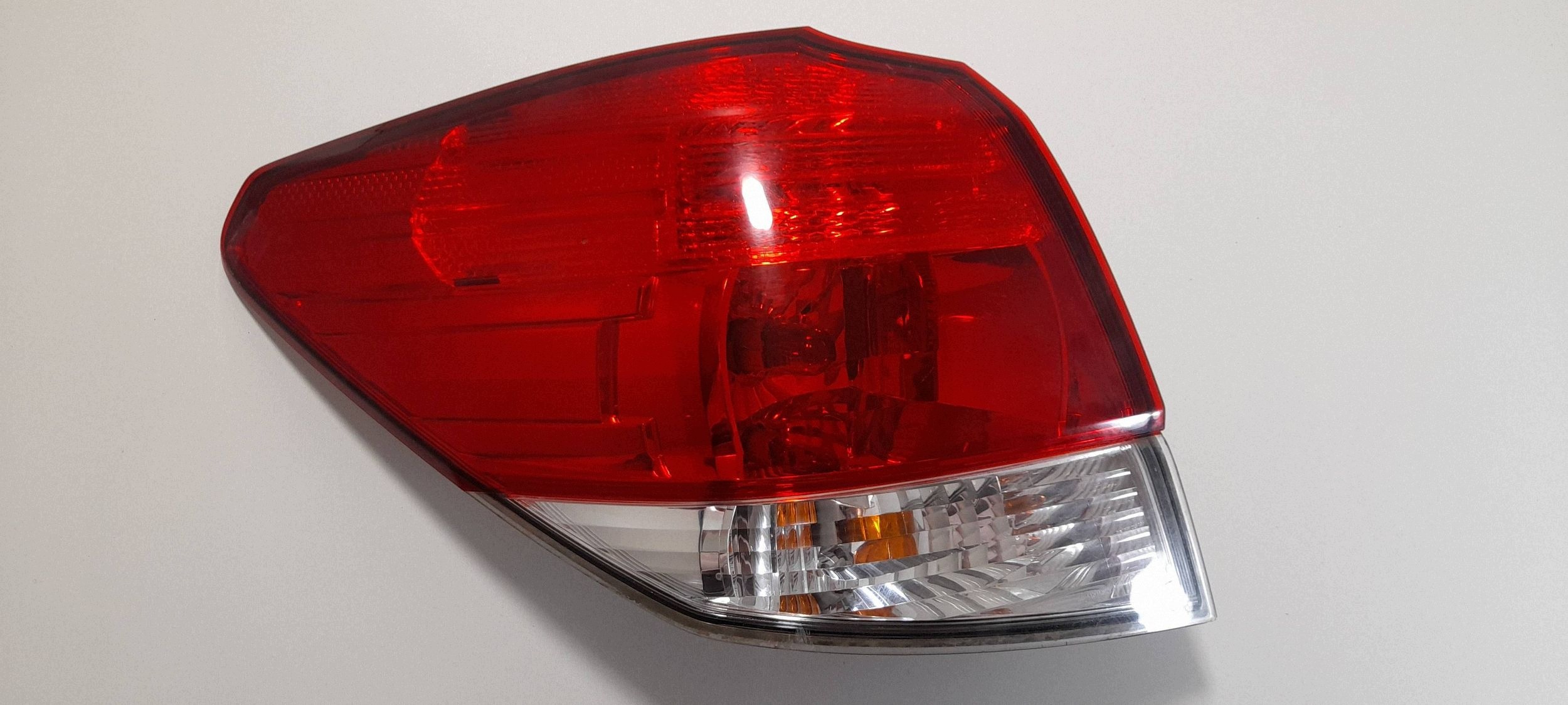 Subaru Outback IV light rear left (R447)