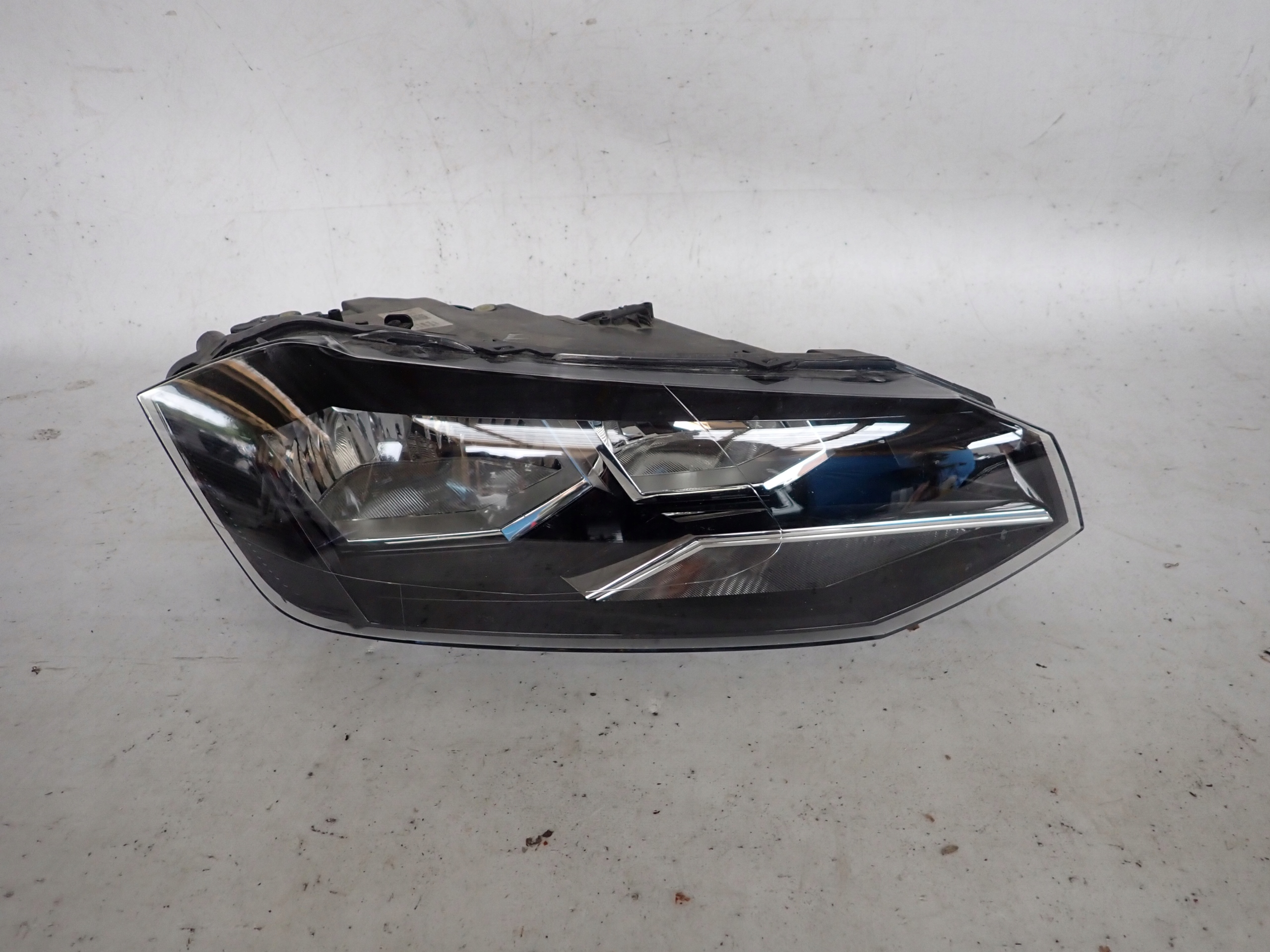 VW POLO 2G VI 17- light right front front 2G1941006