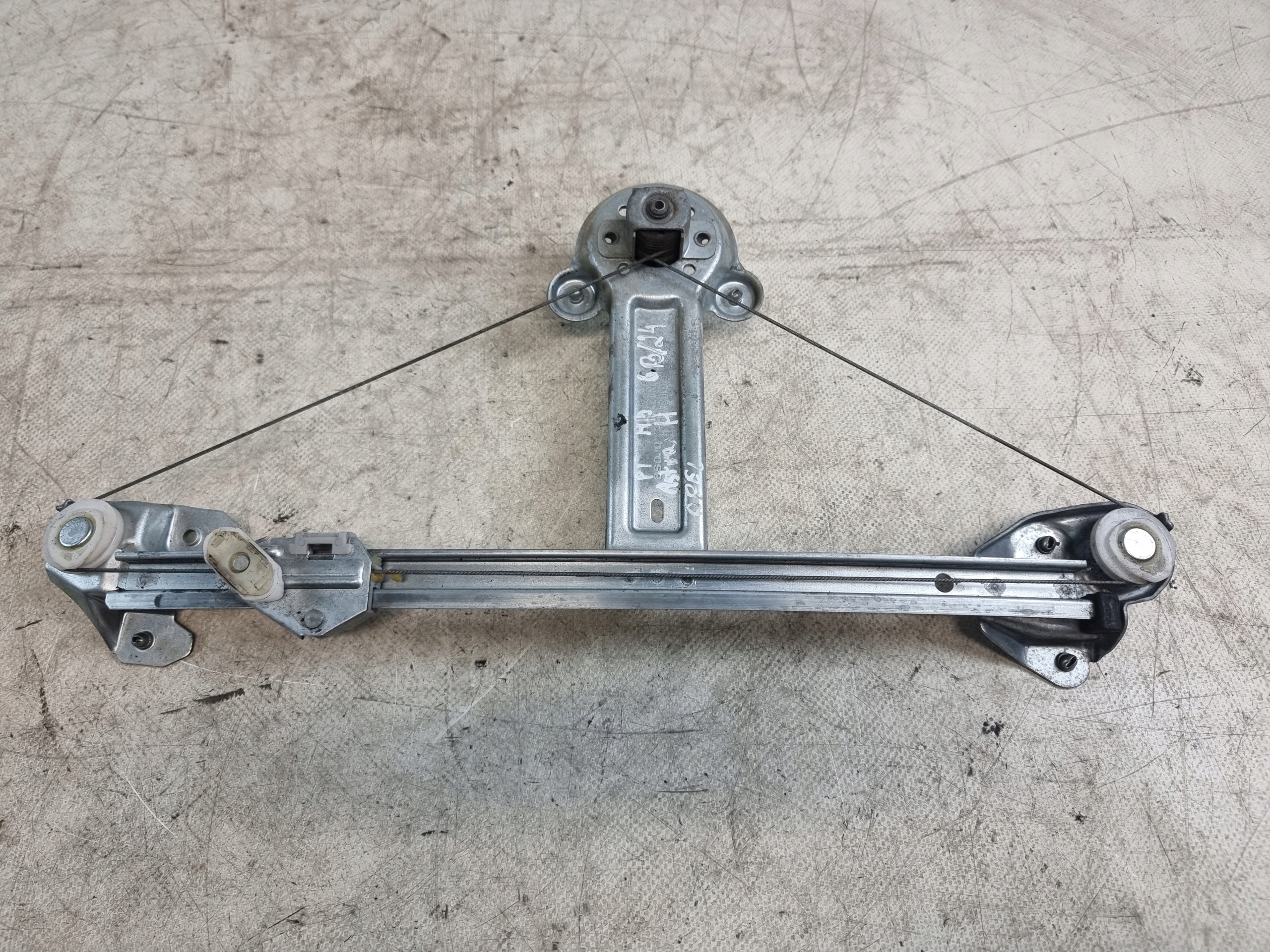 window regulator right rear part OE 13100421 OPEL ASTRA H III HB 5D