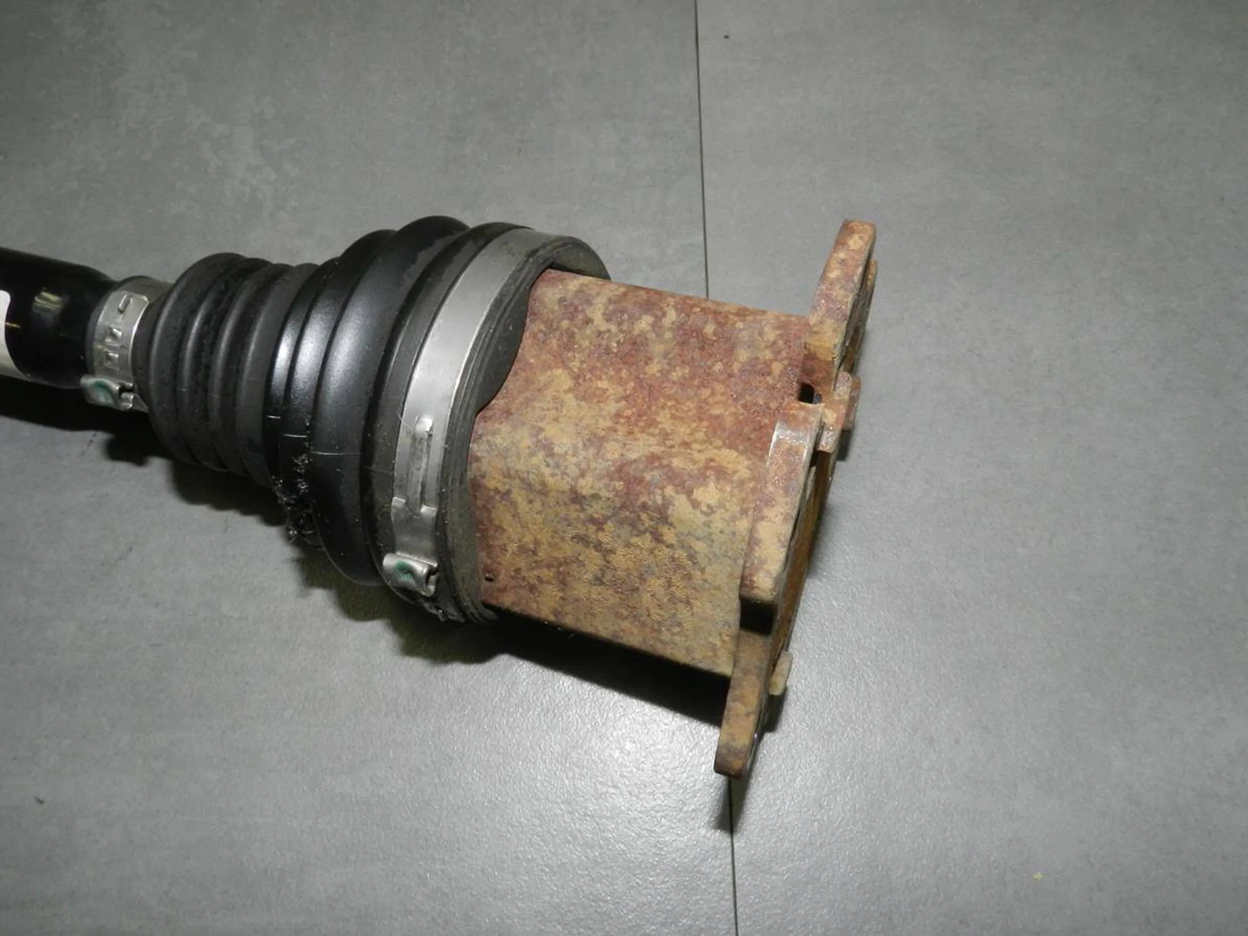 VW Phaeton semi-axis front 3D0407272F