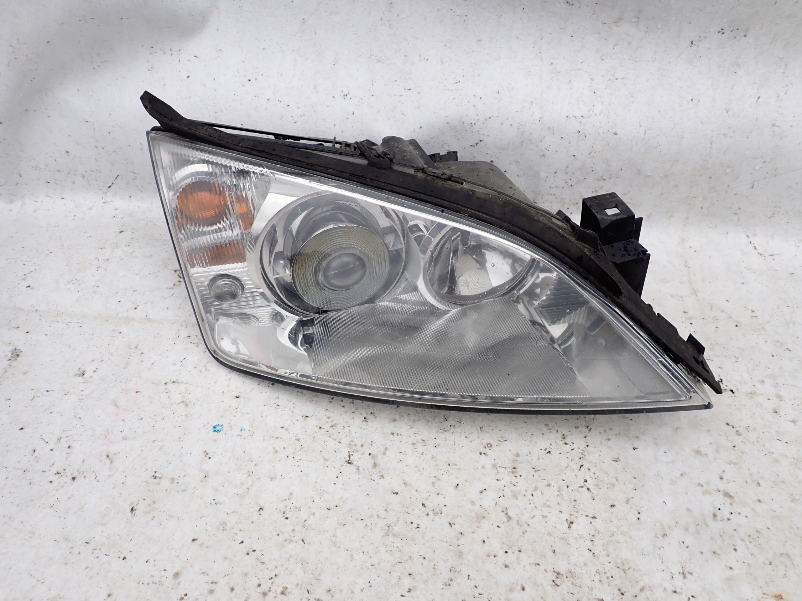 FORD MONDEO MK3 light right front XENON