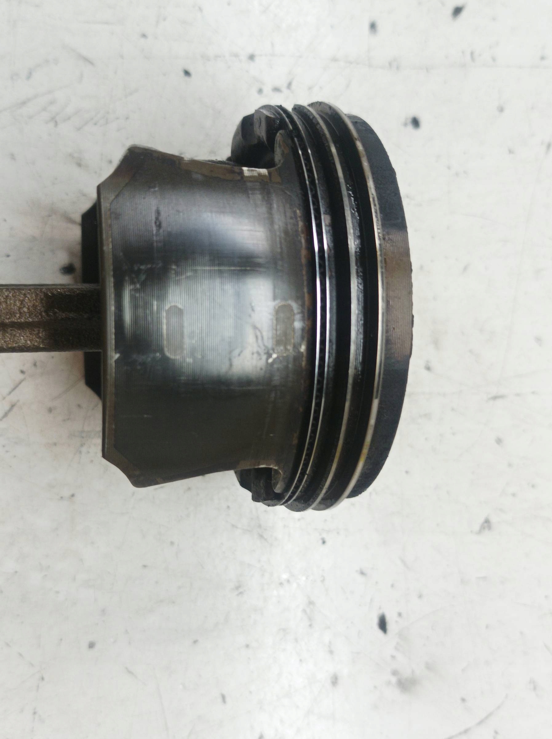 piston connecting rod 1.4 16V Opel Corsa V (2014- ) E