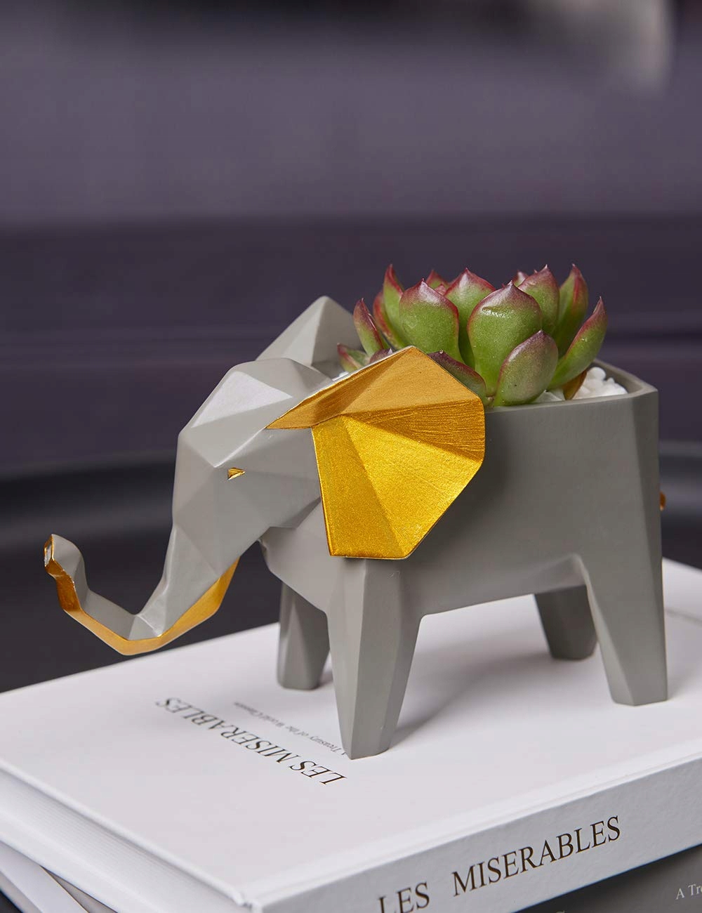 Figurka slona s květináčem Moderní dekorativní prvek zahrady a domu 17 cm