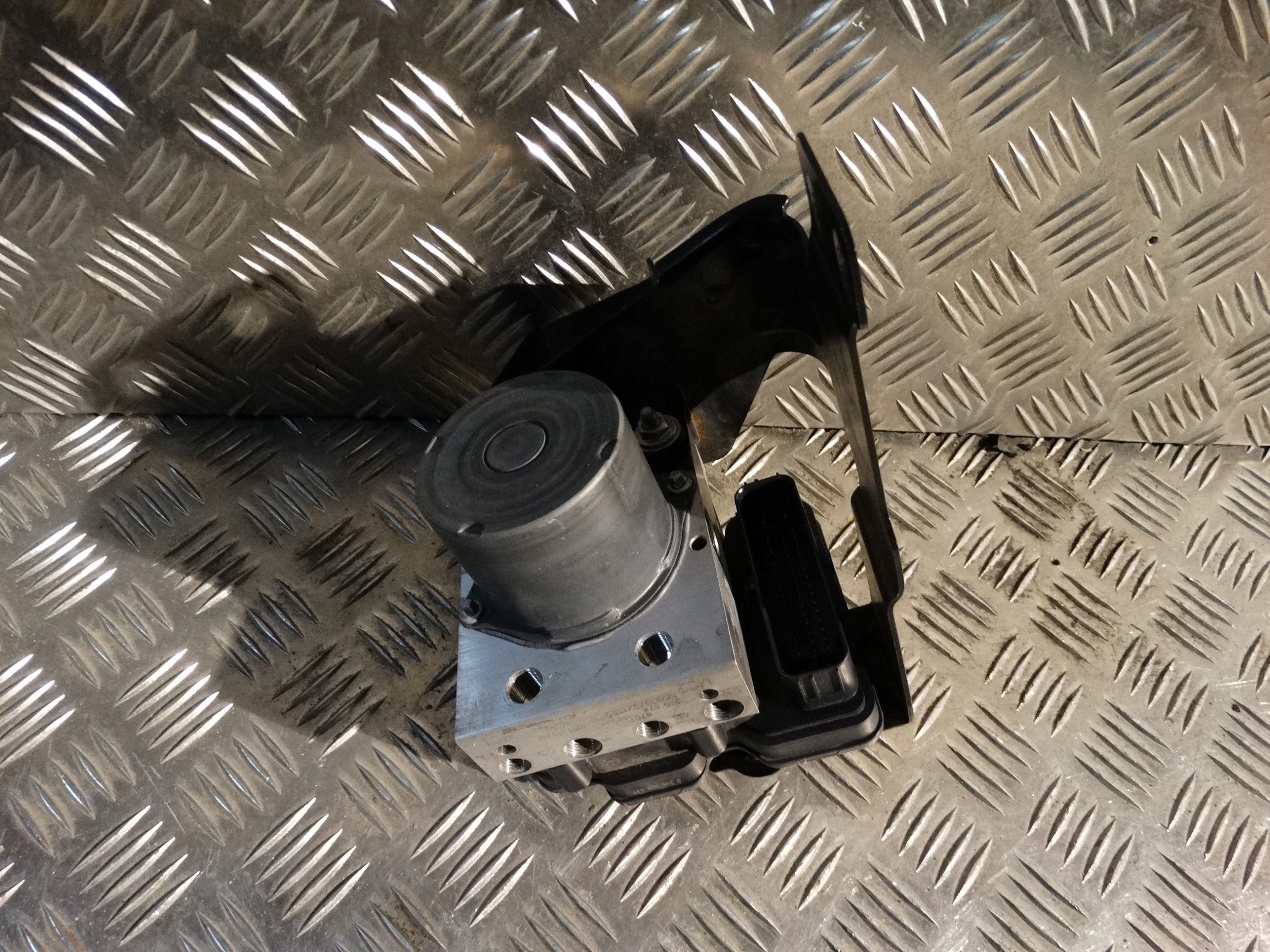 IDEALNY control unit pump ABS MASERATI LEVANTE 1 9