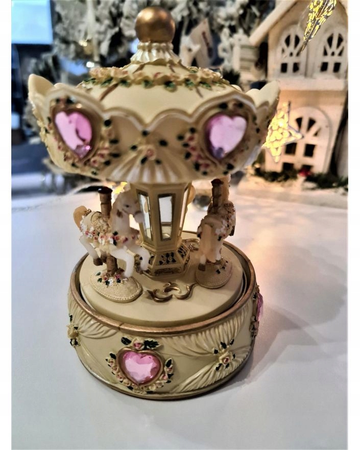 OZDOBA KARUZELA Z POZYTYWKĄ I KONIAMI KUCYKAMI model II Motyw zwierzęta