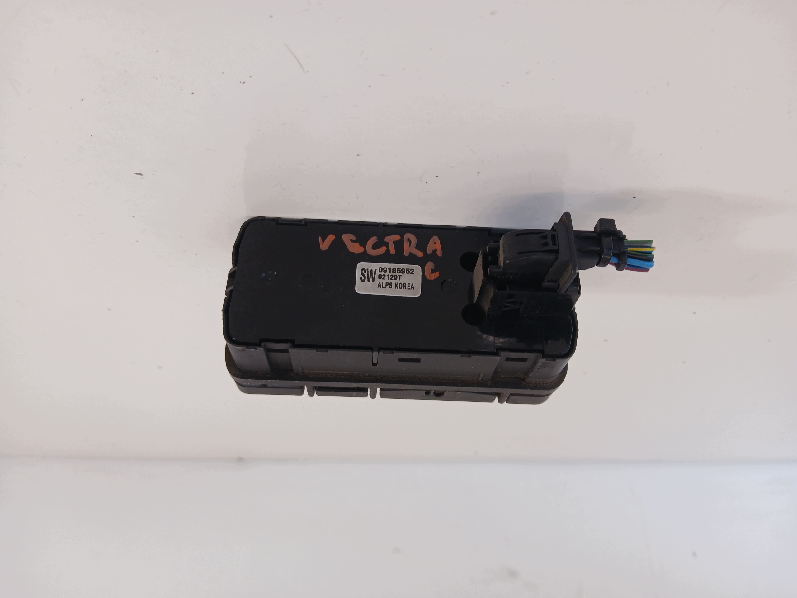 OPEL VECTRA C SIGNUM PANEL okna levý předek 09185952