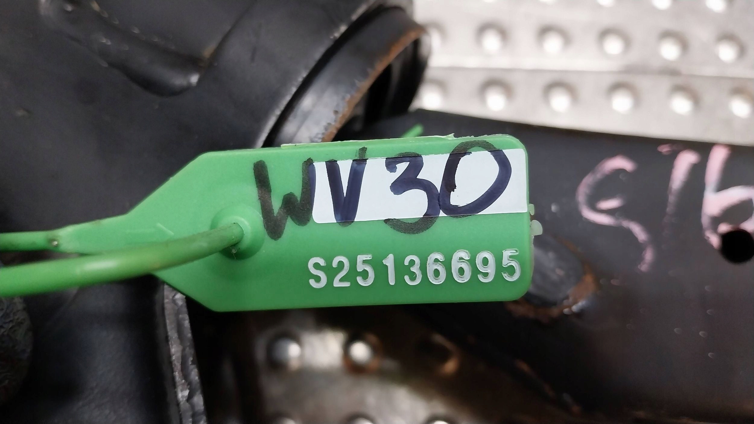 arm left front AV61-3A262-DA VOLVO V40 II LIFT (2016-2019) 2.0 D2