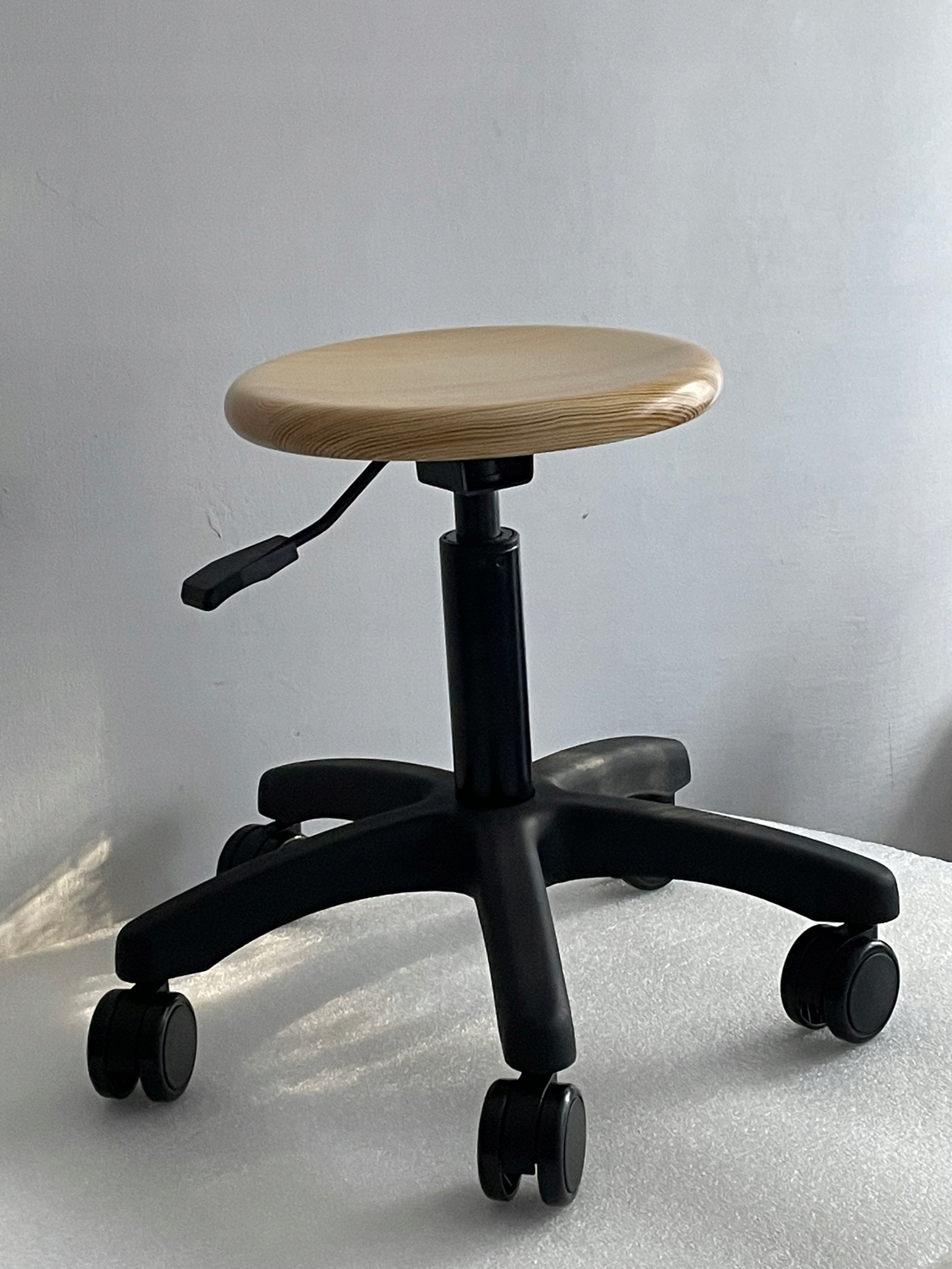 Taboret obrotowy stolek laboratoryjny warsztatowy