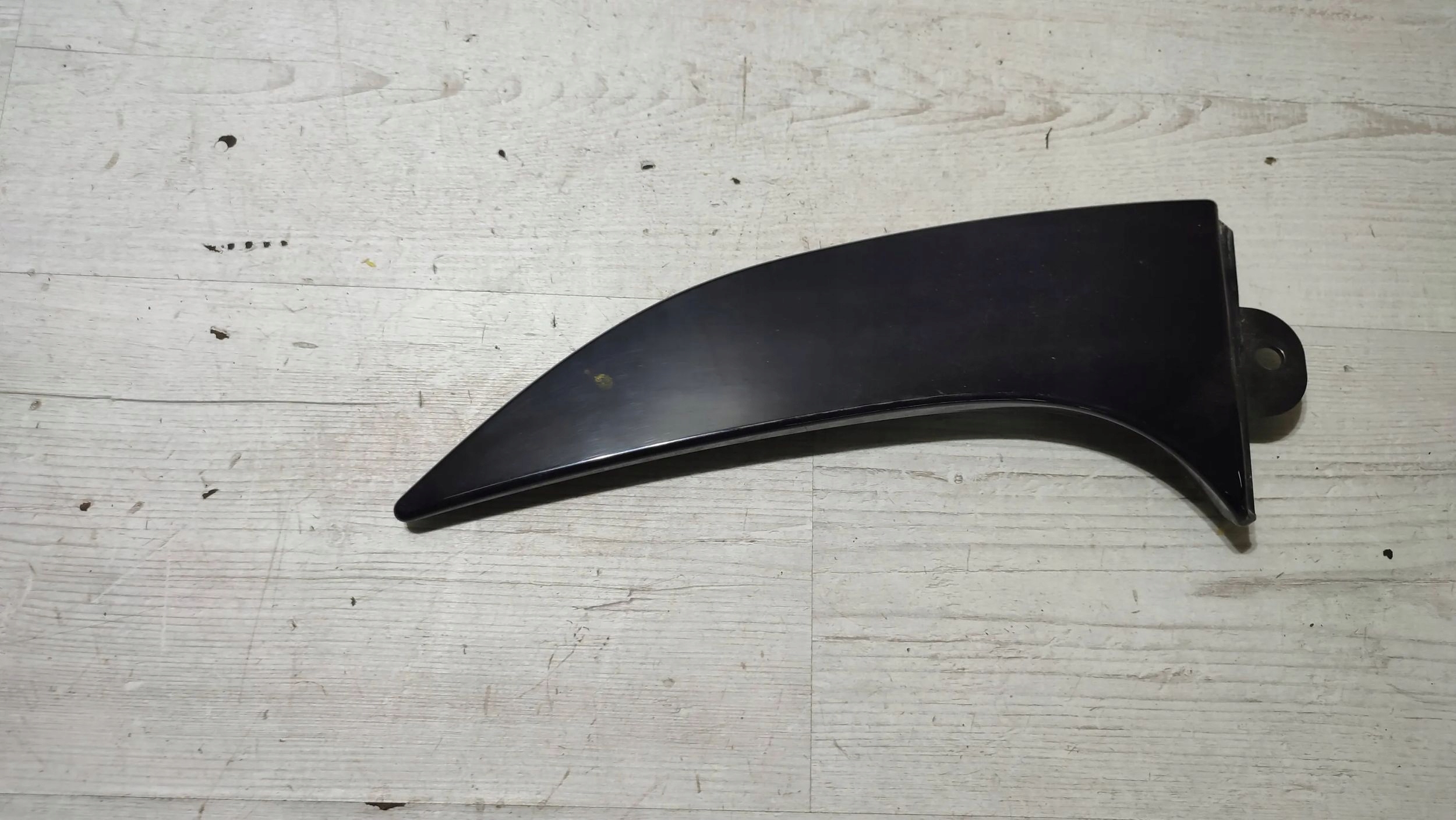 Alfa Romeo Stelvio 2021 moulding covering windows