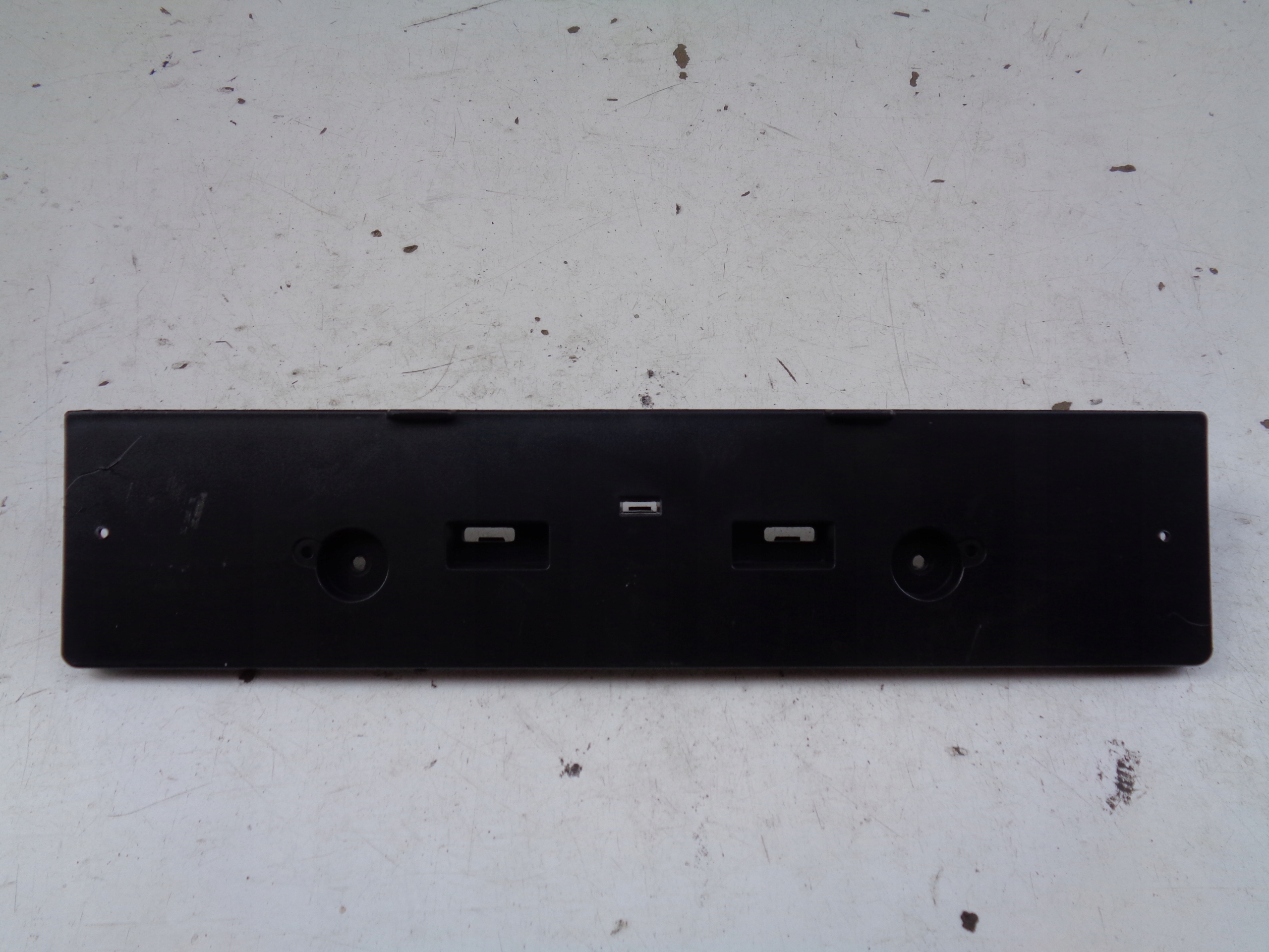 frame pad signs VW AMAROK 23