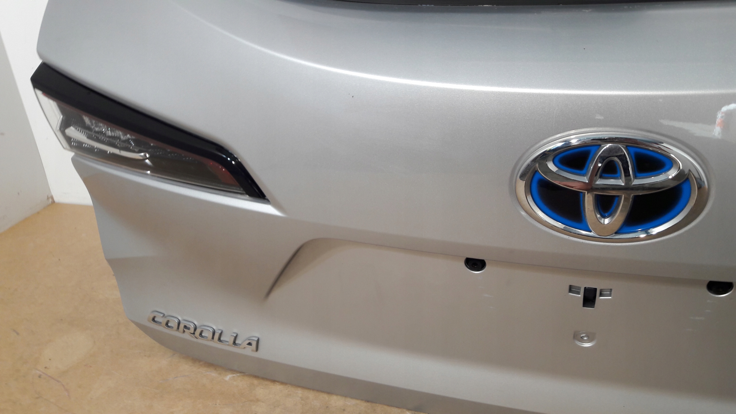 TOYOTA COROLLA E21 rear trunk door KOMBI 1F7 (H50)