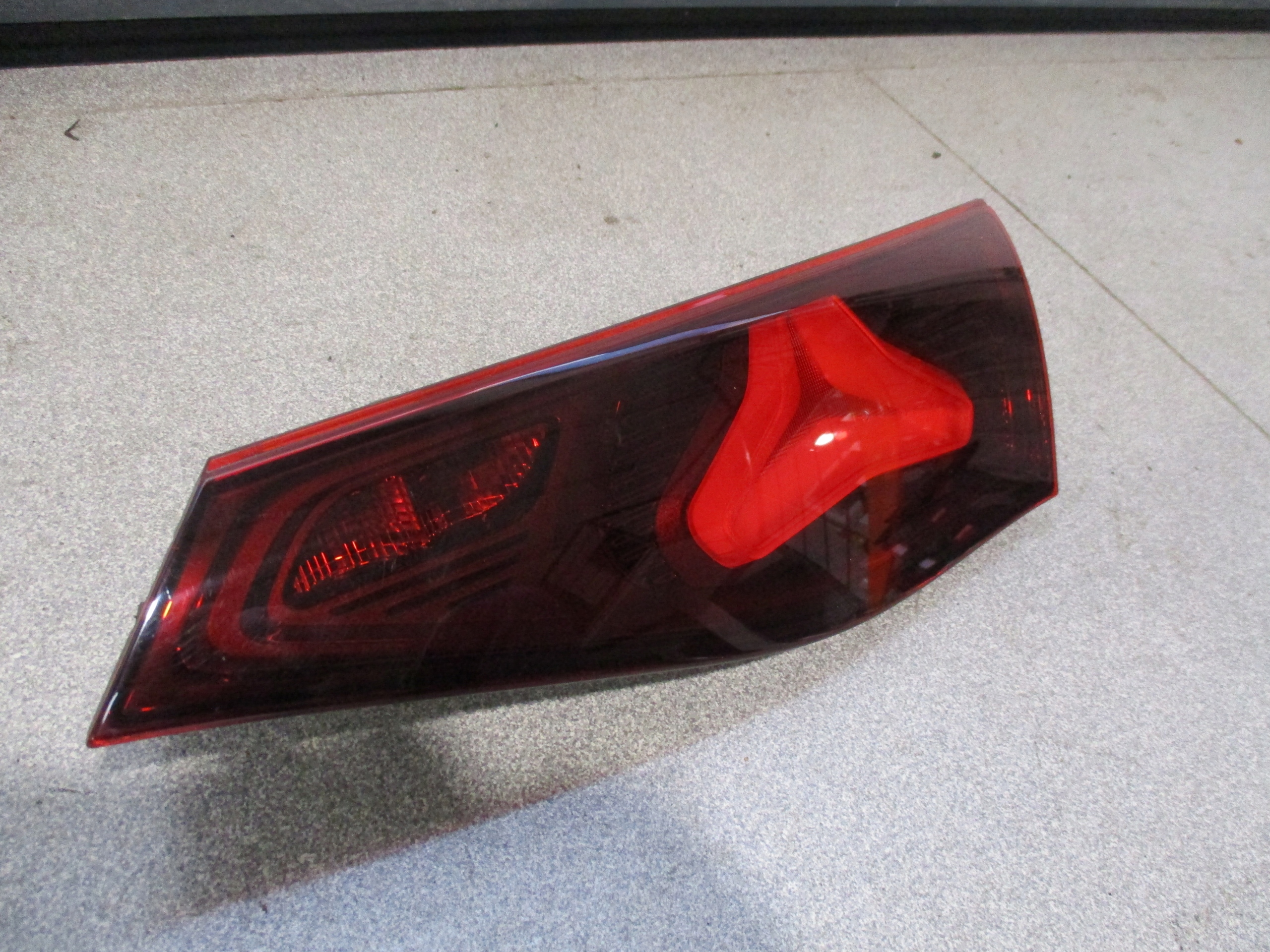 light right rear part bonnet boot Mercedes E Klasa W 214 sedan 2023r