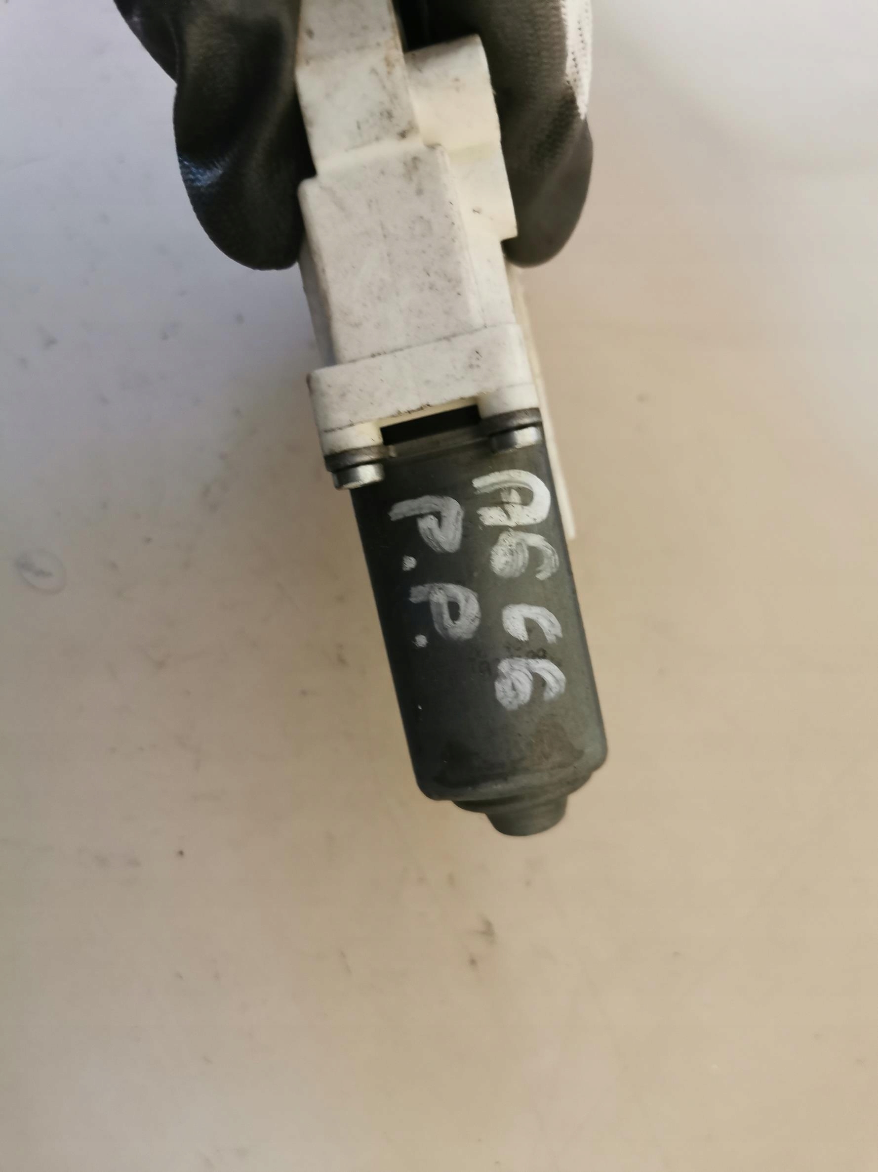 mini motor windows right front AUDI A6 C6 8K0959802A 04-11