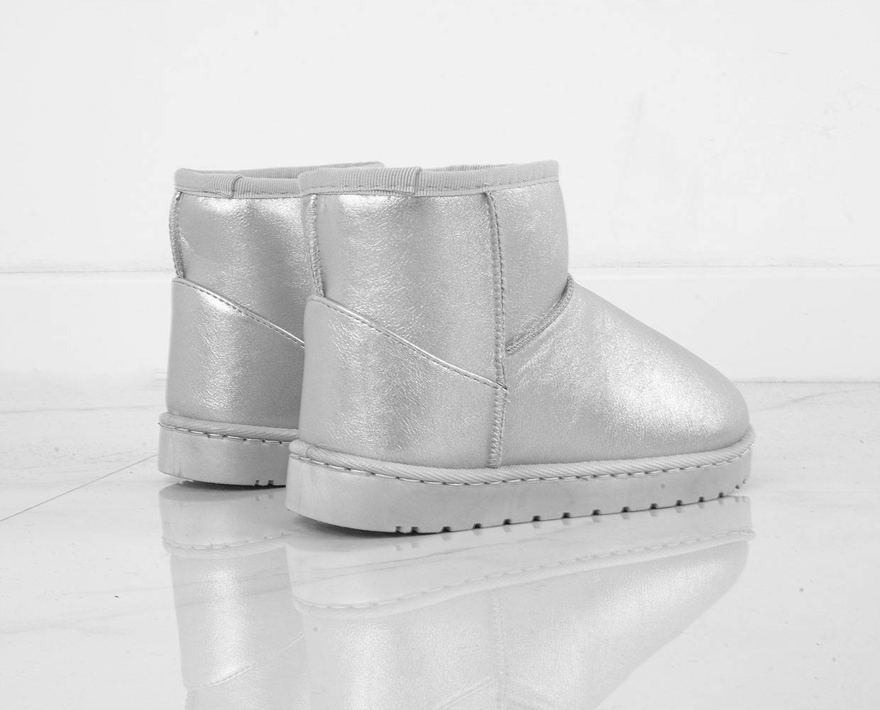 ŚNIEGOWCE BOTKI KOZAKI OCIEPLANE SREBRNE 35 Rodzaj zapięcia Wsuwane