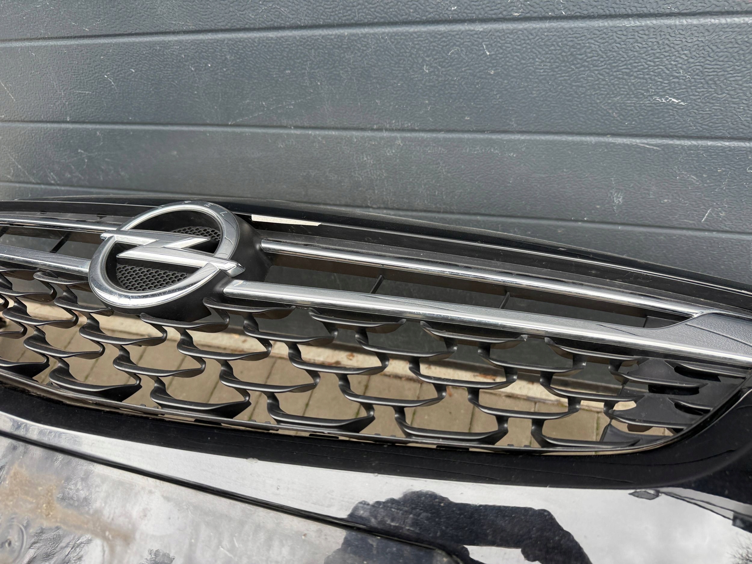 Opel Astra 5 V K 15- nárazník predok predný
