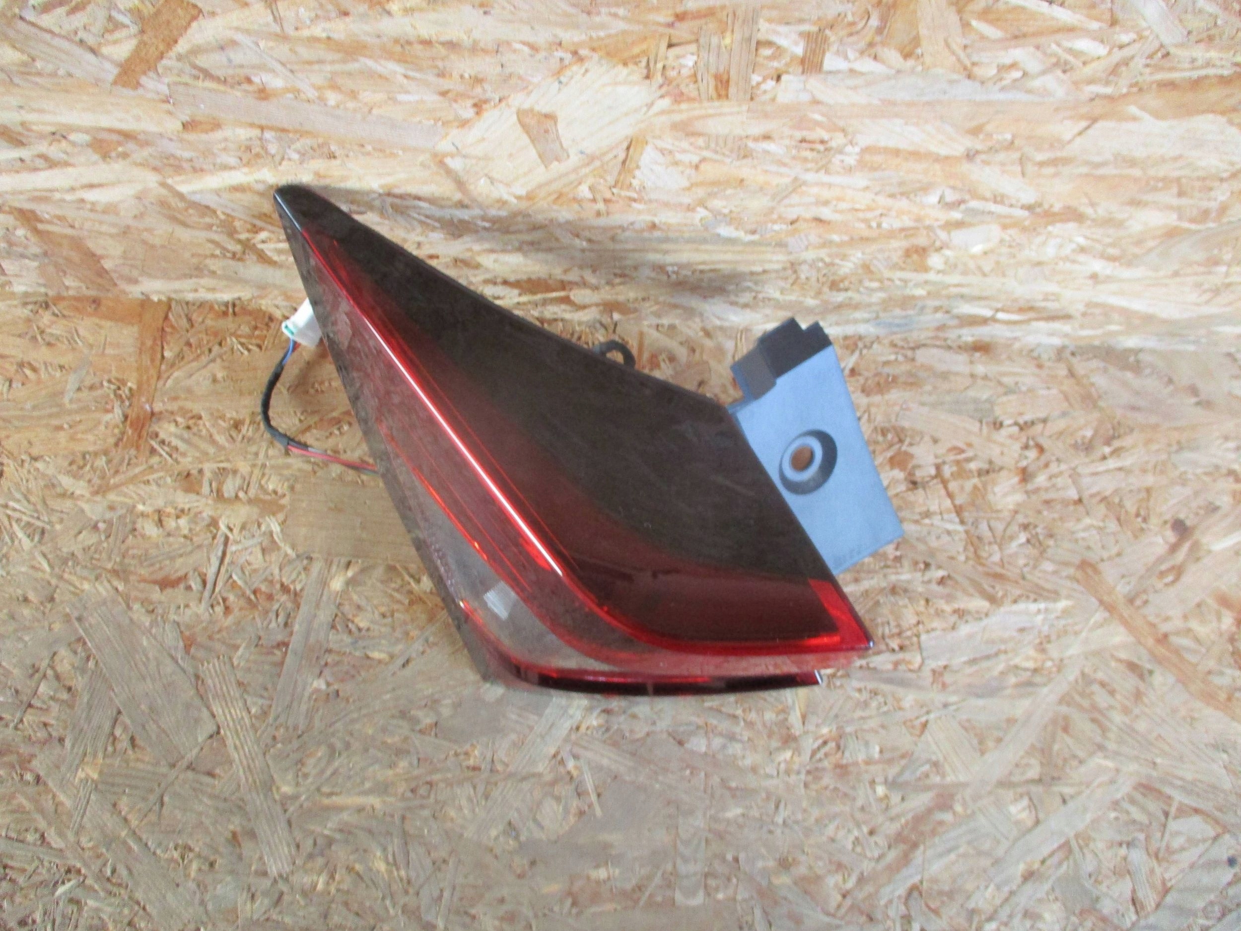 light rear part rear left NISSAN JUKE II F16