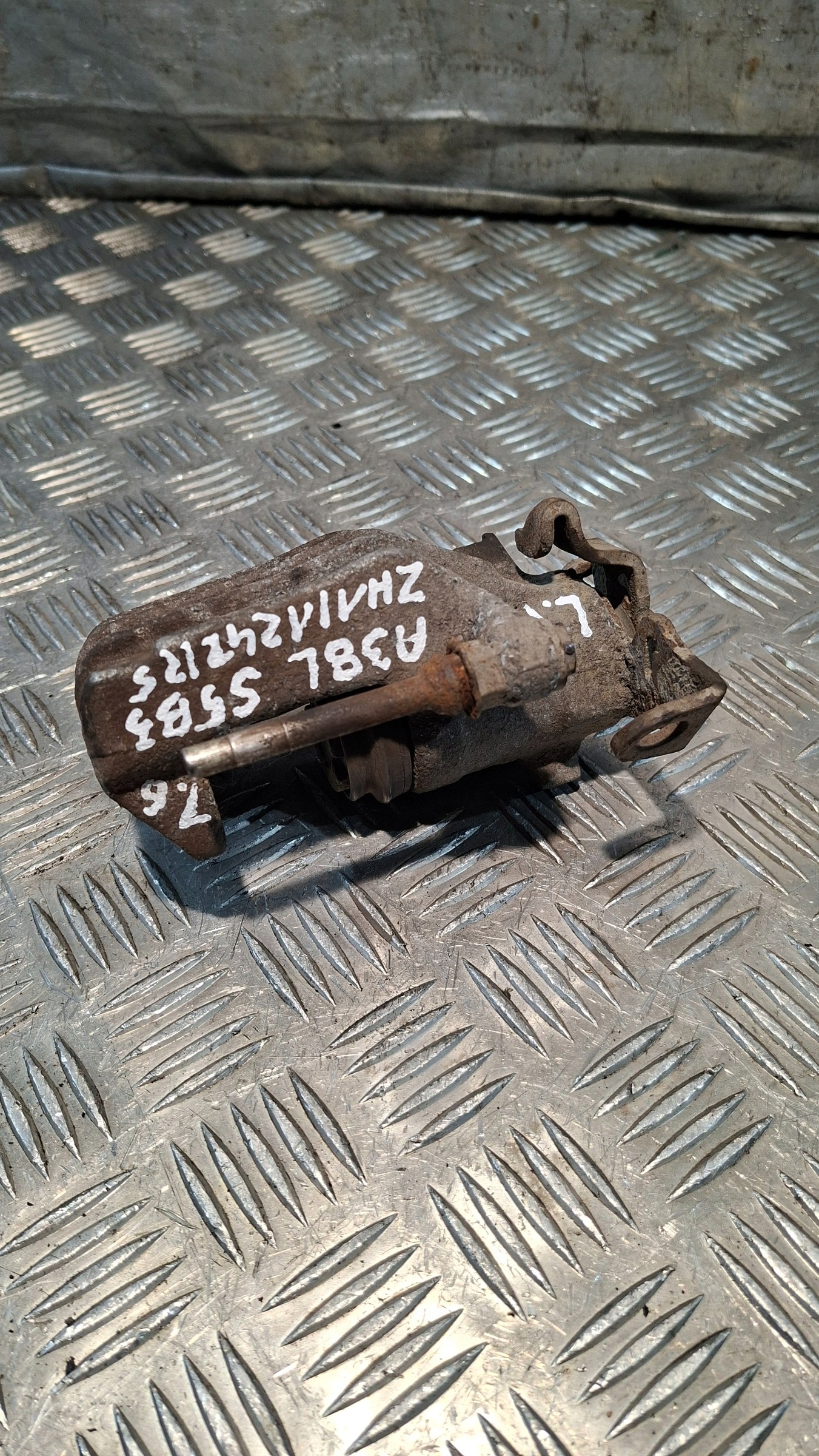 caliper brake left rear part AUDI A3 8L 1.6