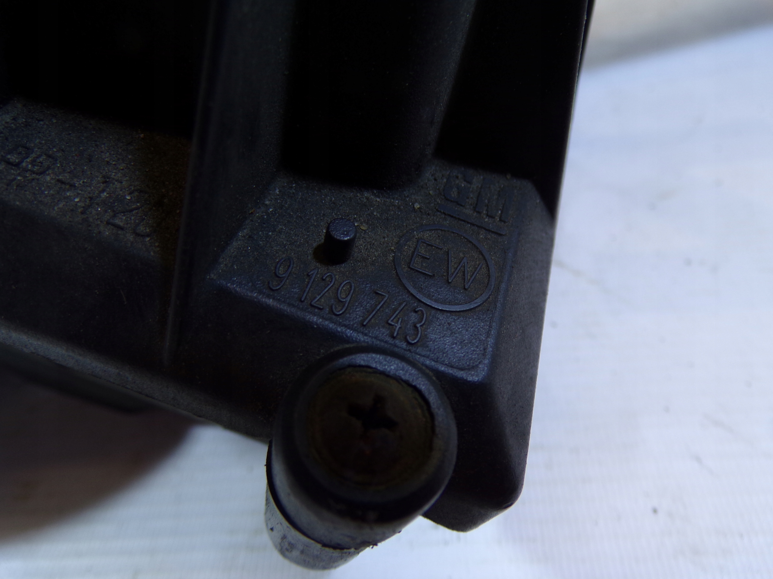 Gehäuse filter luft Luftmassenmesser OPEL CORSA C 1.2 9129743