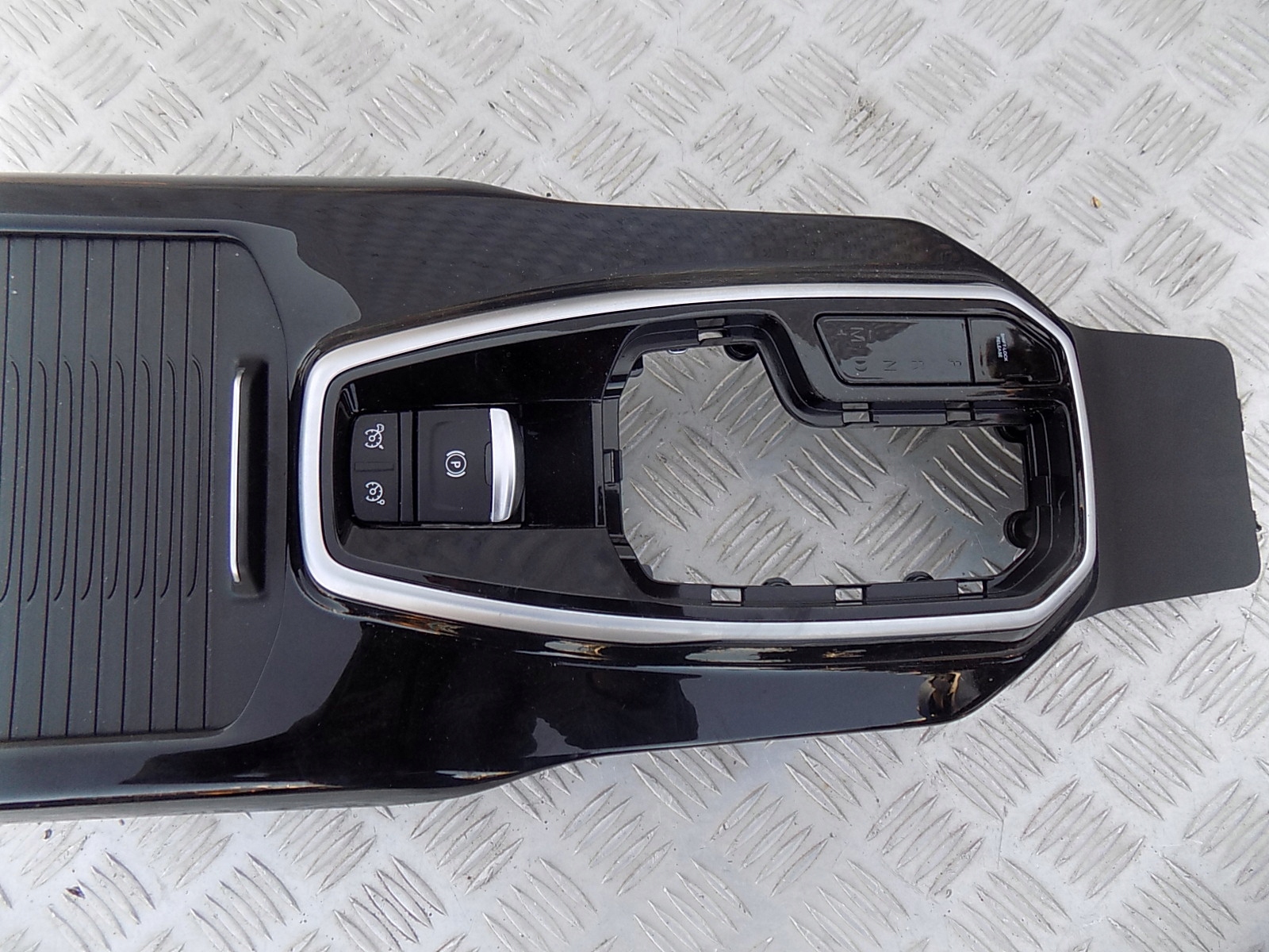 renault KOLEOS II РЕСТАЙЛИНГ тунель середина