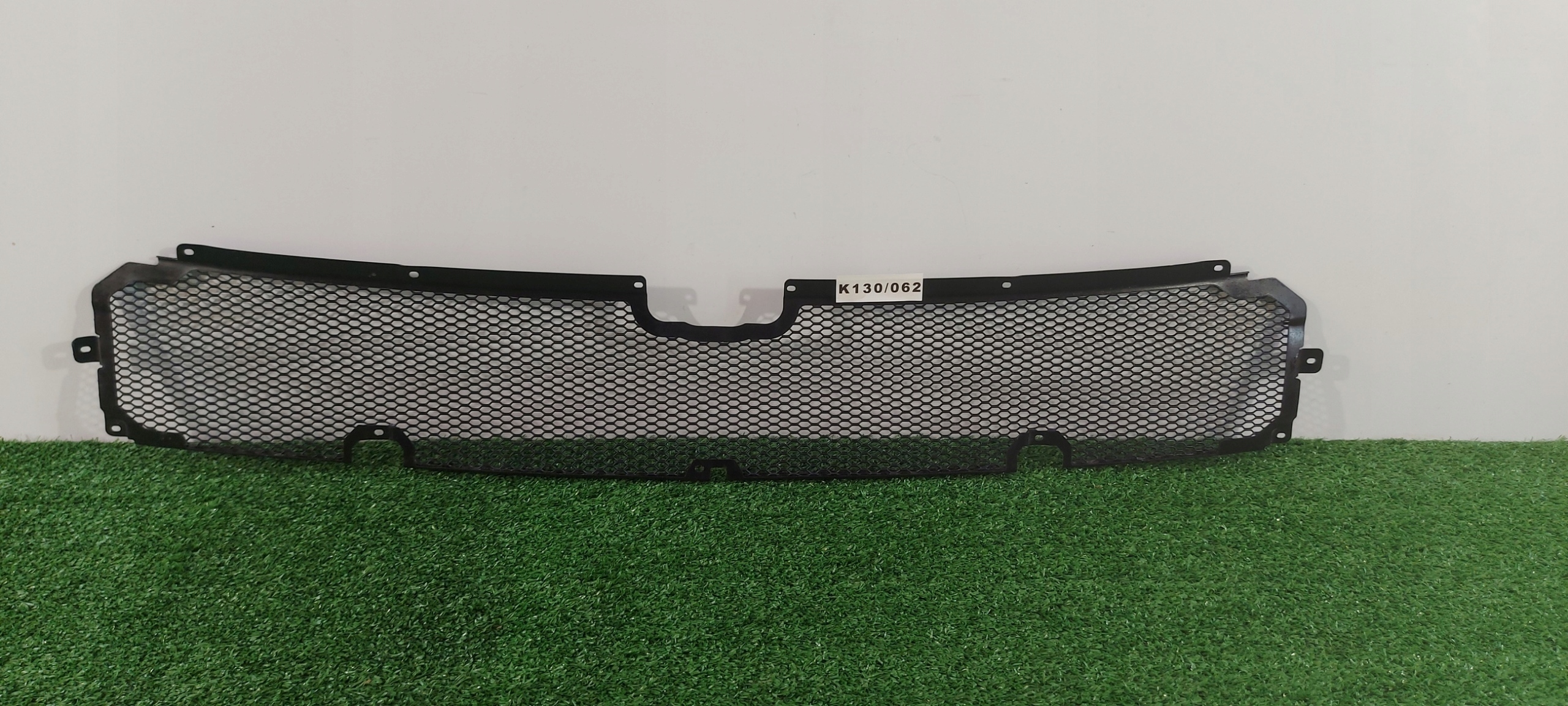 IVECO DAILY 14-19 R grid of a bumper net grille