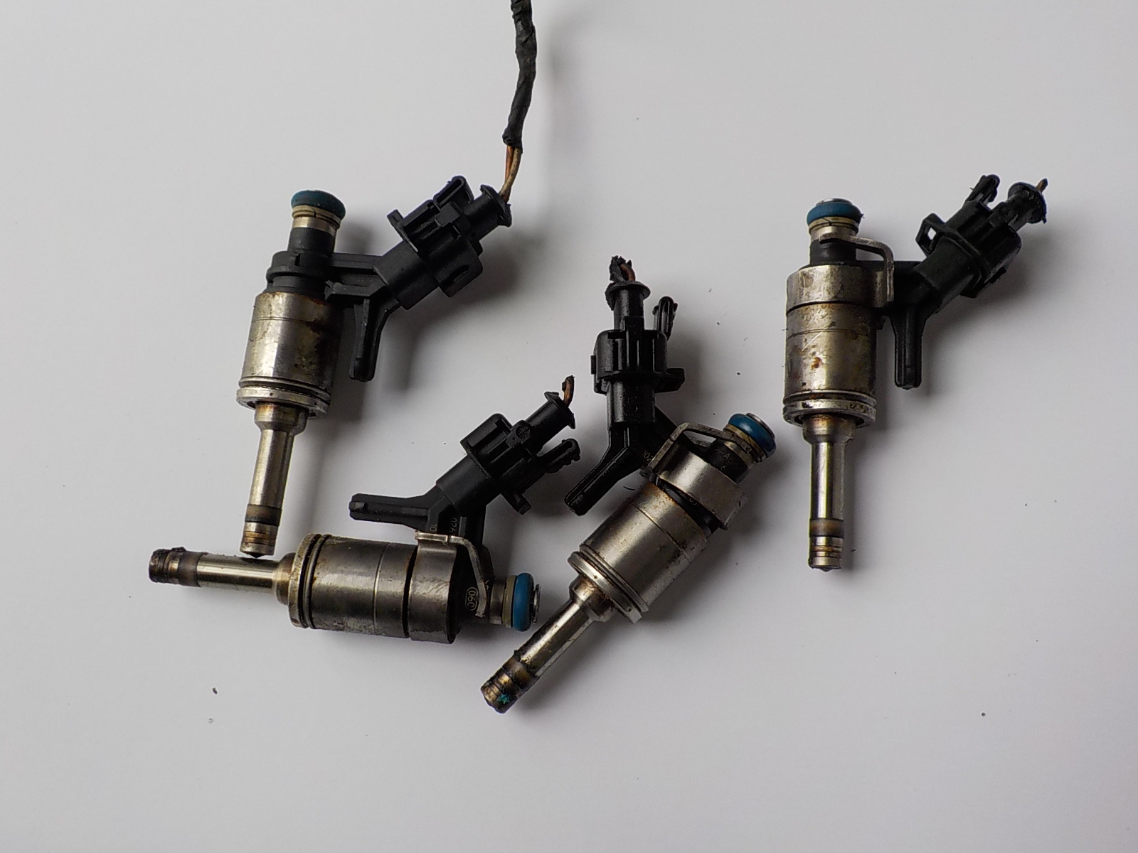 PEUGEOT 308 C4 1.6 THP injector 0261500102