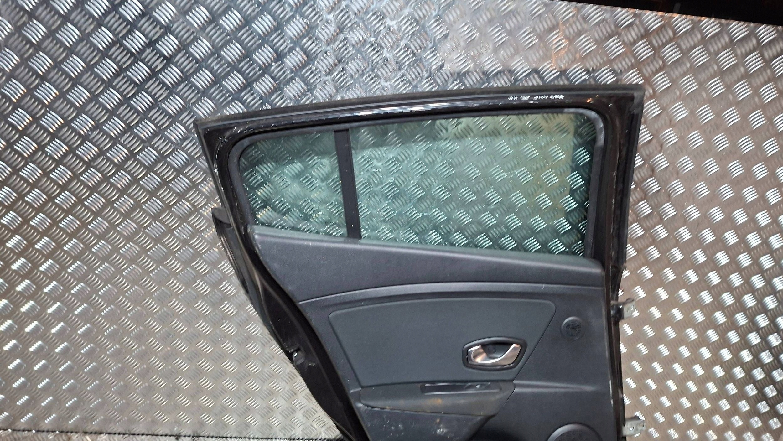 Tür heck links RENAULT MEGANE III HB 2009