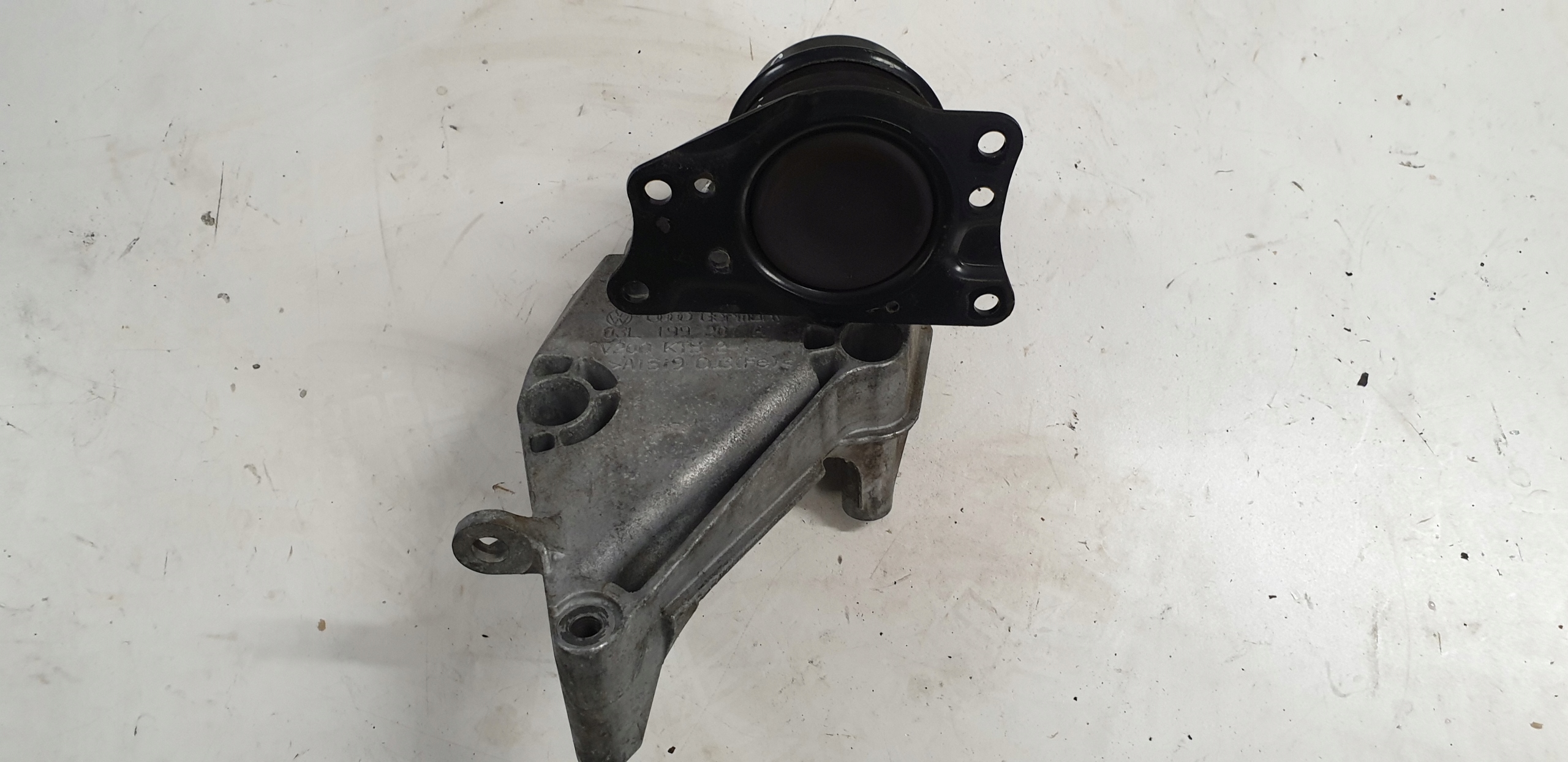 holder engine mount 1.6 TDI VW SEAT AUDI