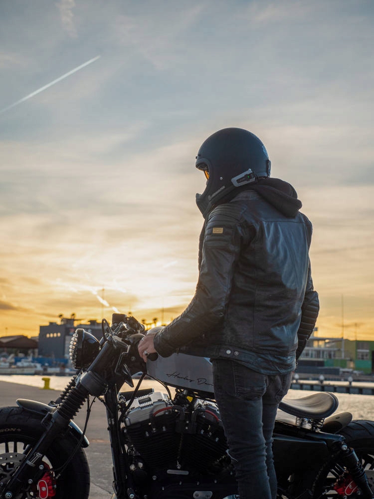 INTERKOM CARDO PACKTALK CUSTOM Montaż bazy na klej na zaczep