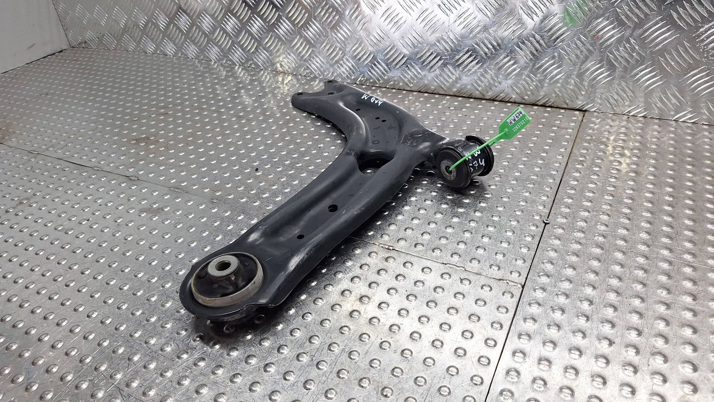 arm left front 3Q0407153B VW PASSAT B8 ATECA SUPERB III