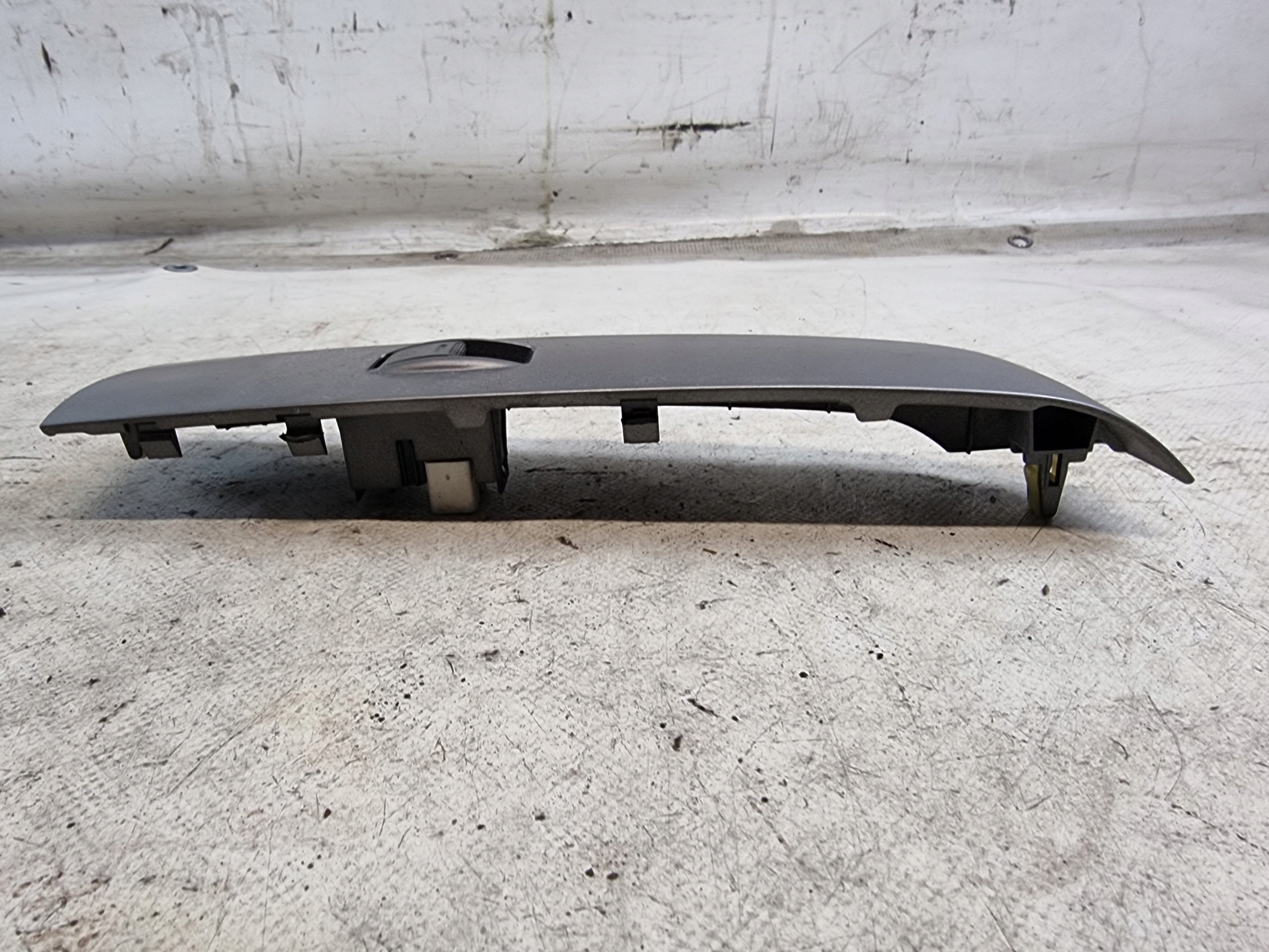 switch PANEL button windows right front 7423147080 TOYOTA PRIUS II 08r