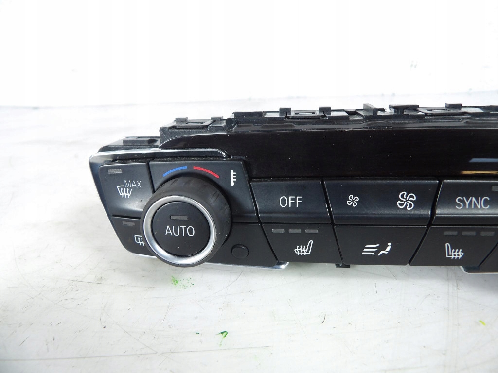 BMW X1 F48 PANEL rešetka ventilacije 9471104-01