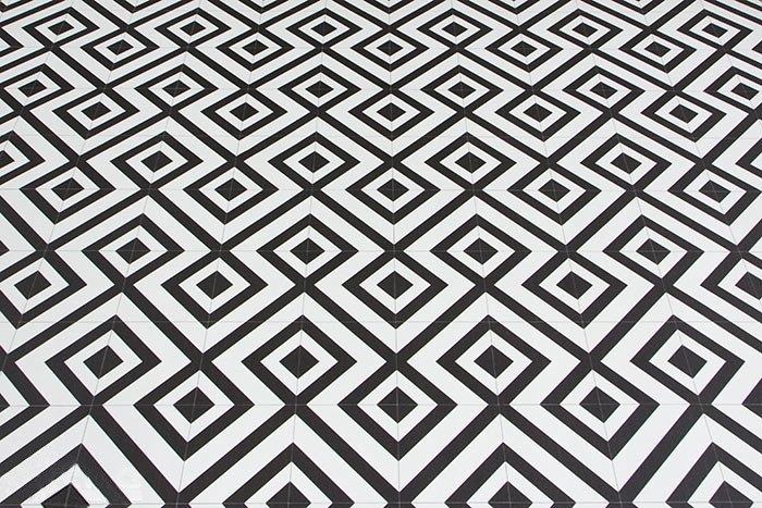 2,5m CZARNO BIAŁA GRUBA WYKŁADZINA PCV BINGO 250cm Szerokość 2.5 m