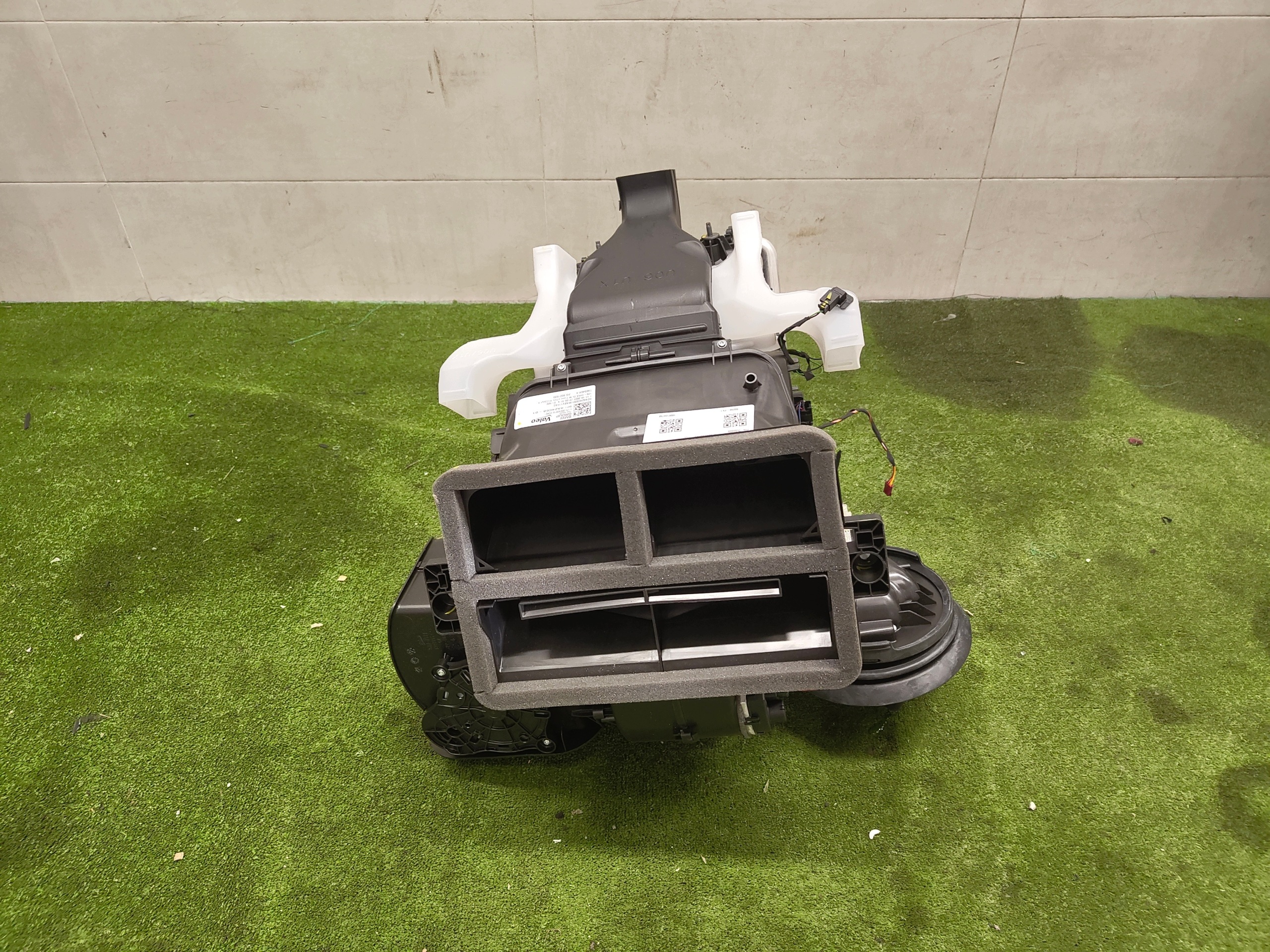 BMW 2 U06 heater 4A24C68