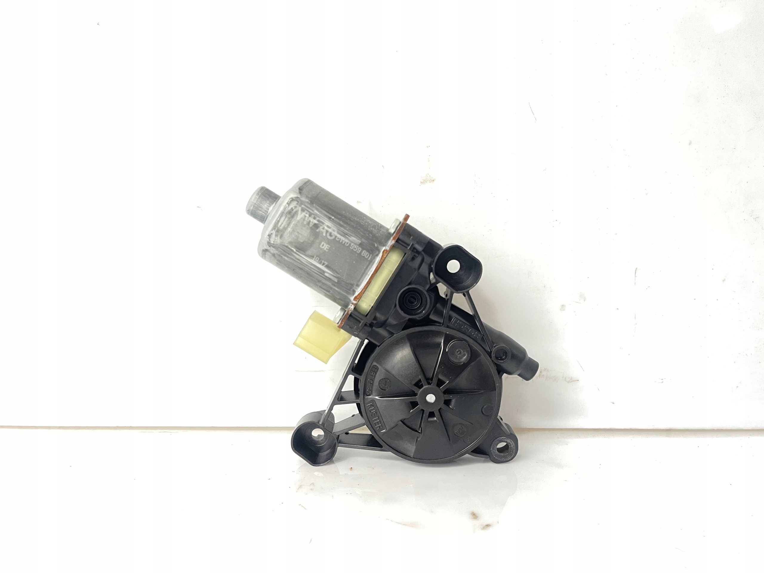 AUDI A5 F5 8W mini motor windows left front front 8W0959801