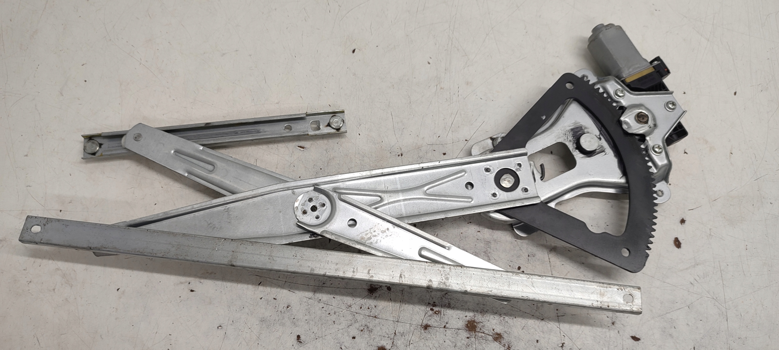 window regulator right front 96942998 Chevrolet Aveo